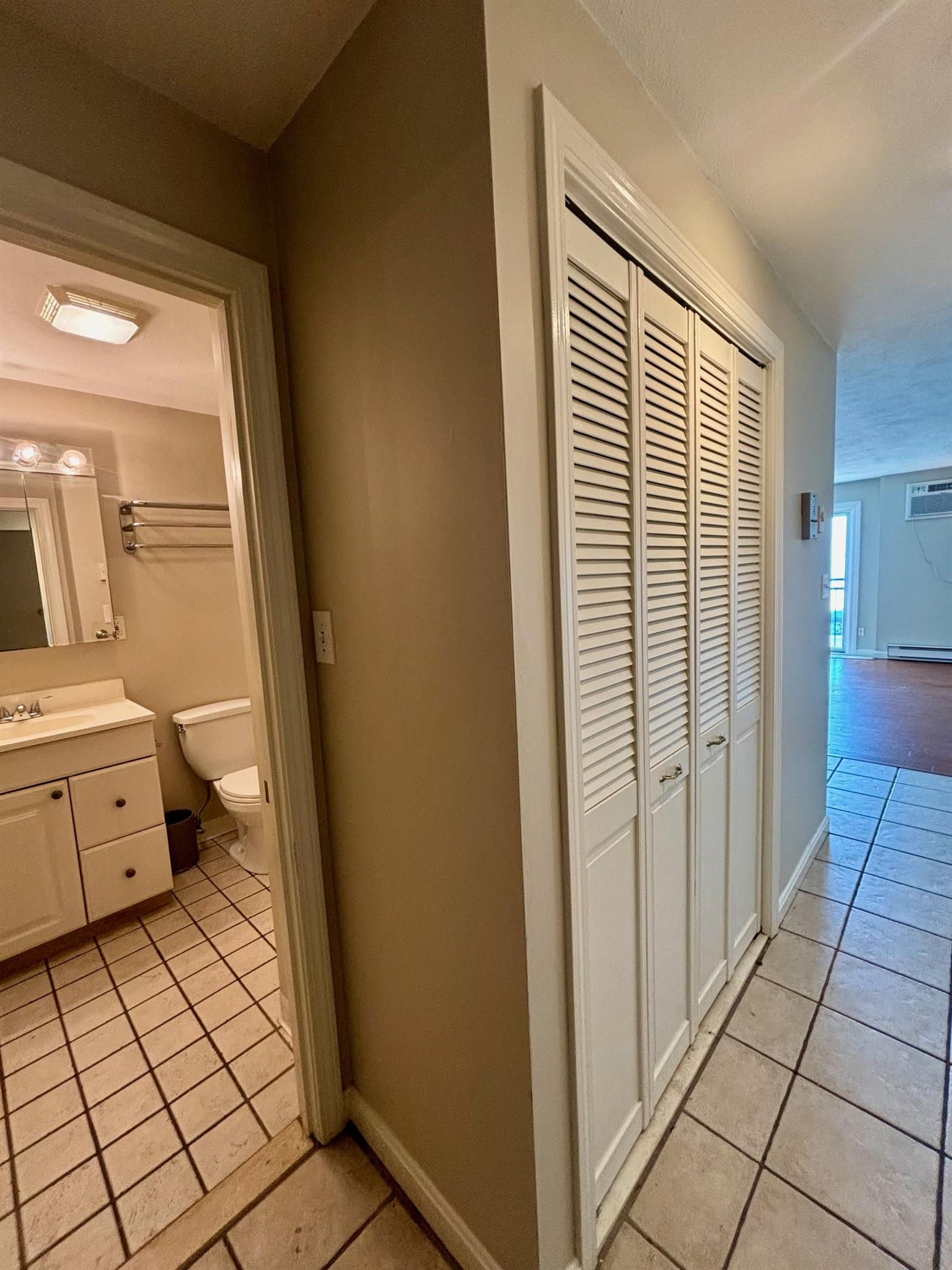 Studio bed, 1 bath apartment for rent at 383 Revere Beach Pkwa Unit 4, Revere — photo 4 of 14