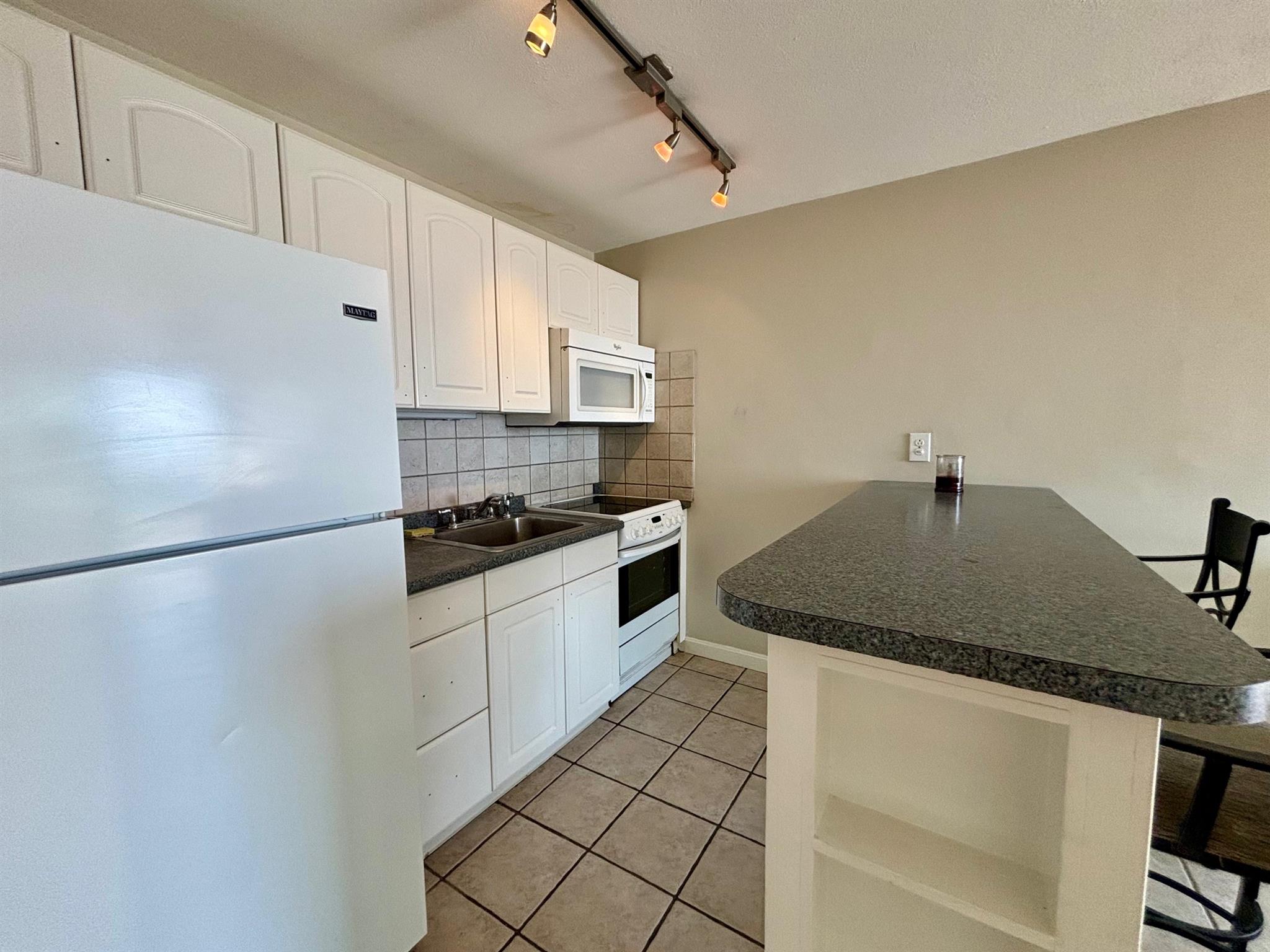 Studio bed, 1 bath apartment for rent at 383 Revere Beach Pkwa Unit 4, Revere — photo 2 of 14