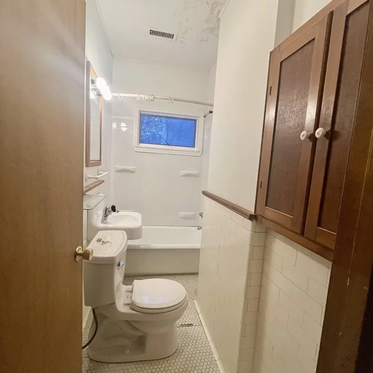 123 Mayfield St, Worcester