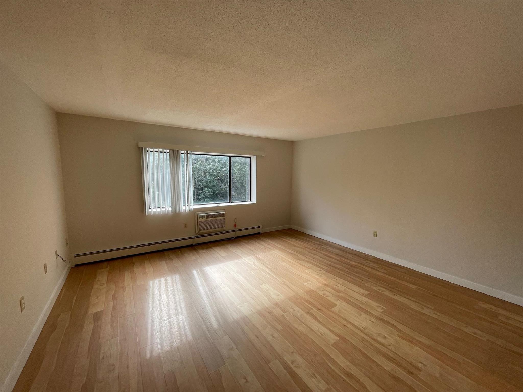 2 bed, 1 bath apartment for rent at 19 Central St Unit 19, Union Square — photo 4 of 15