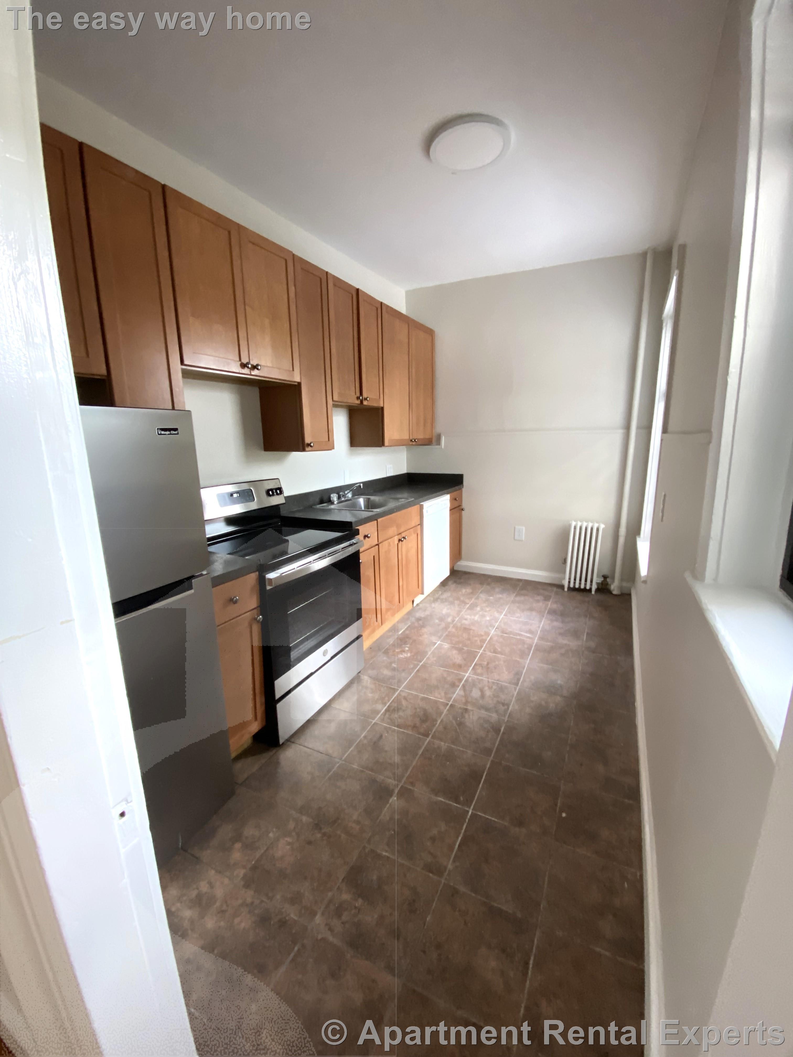 1039 Massachusetts Ave, Harvard Square