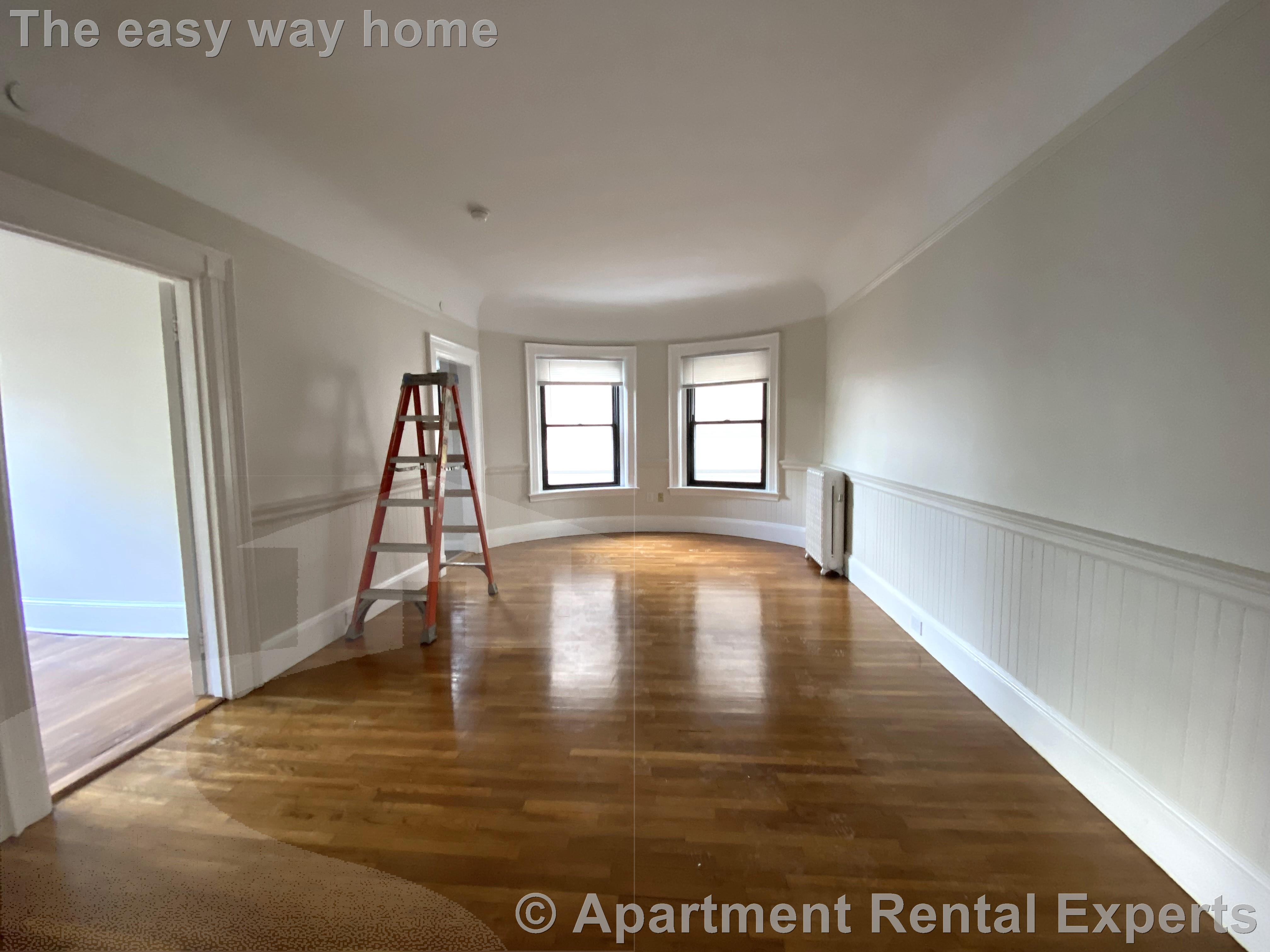 1039 Massachusetts Ave, Harvard Square