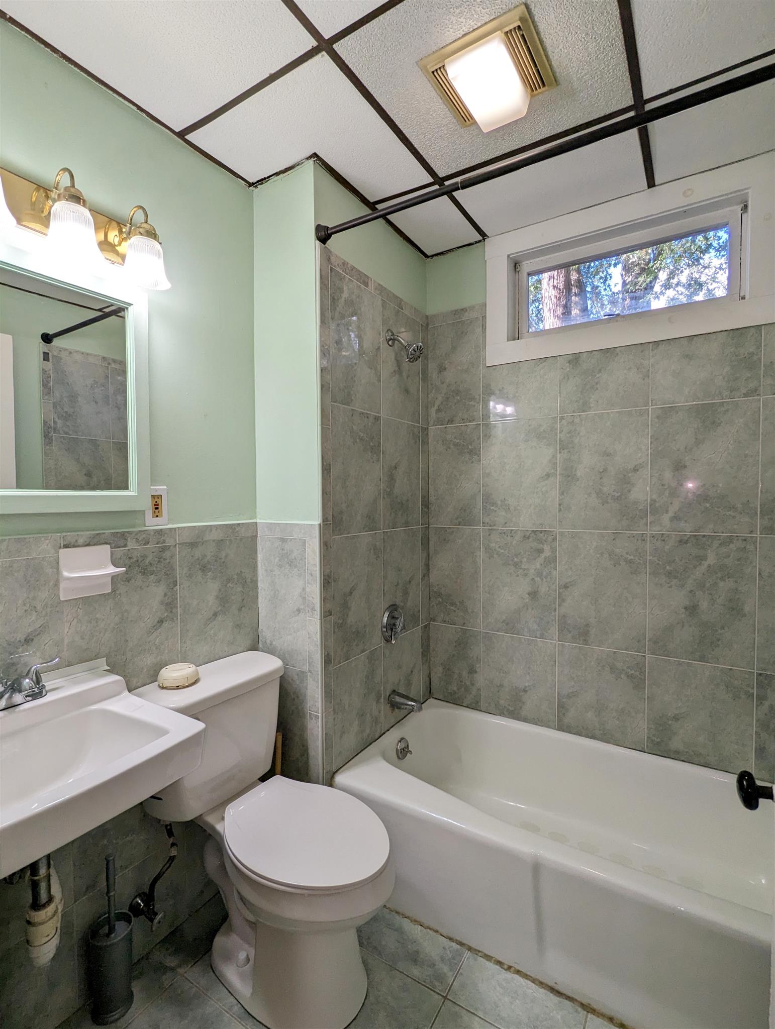 4 bed, 2 bath apartment for rent at 77 Orchard St, Tufts University — photo 12 of 21
