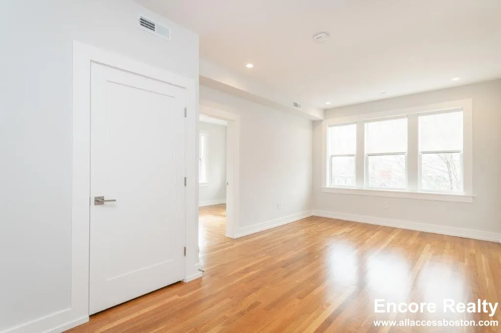 16 Forest St, Baldwin