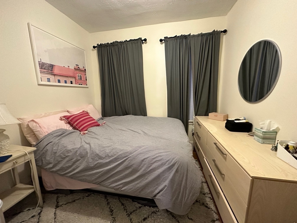 11 Irving St, Beacon Hill