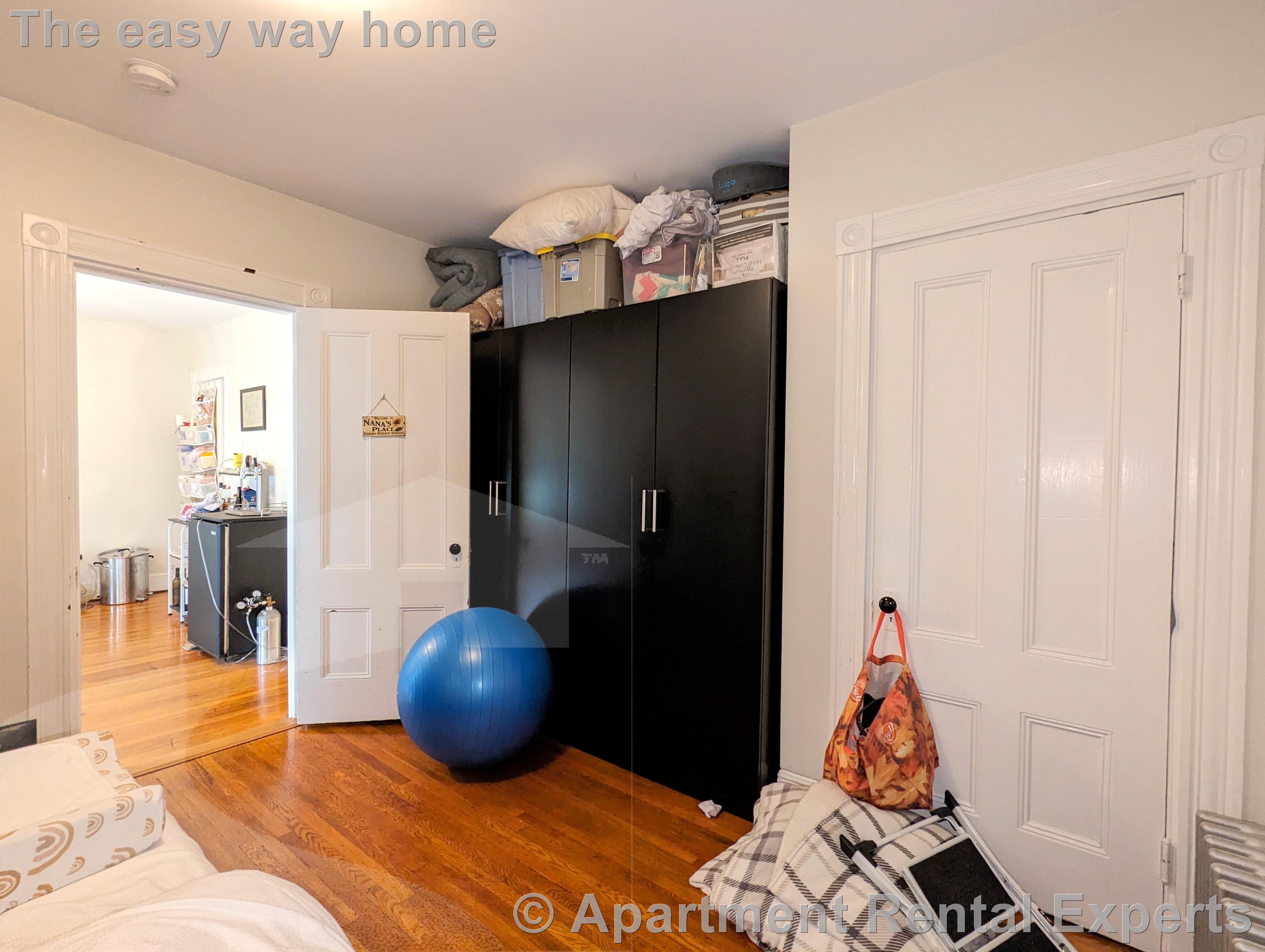 36 Orchard St, Medford