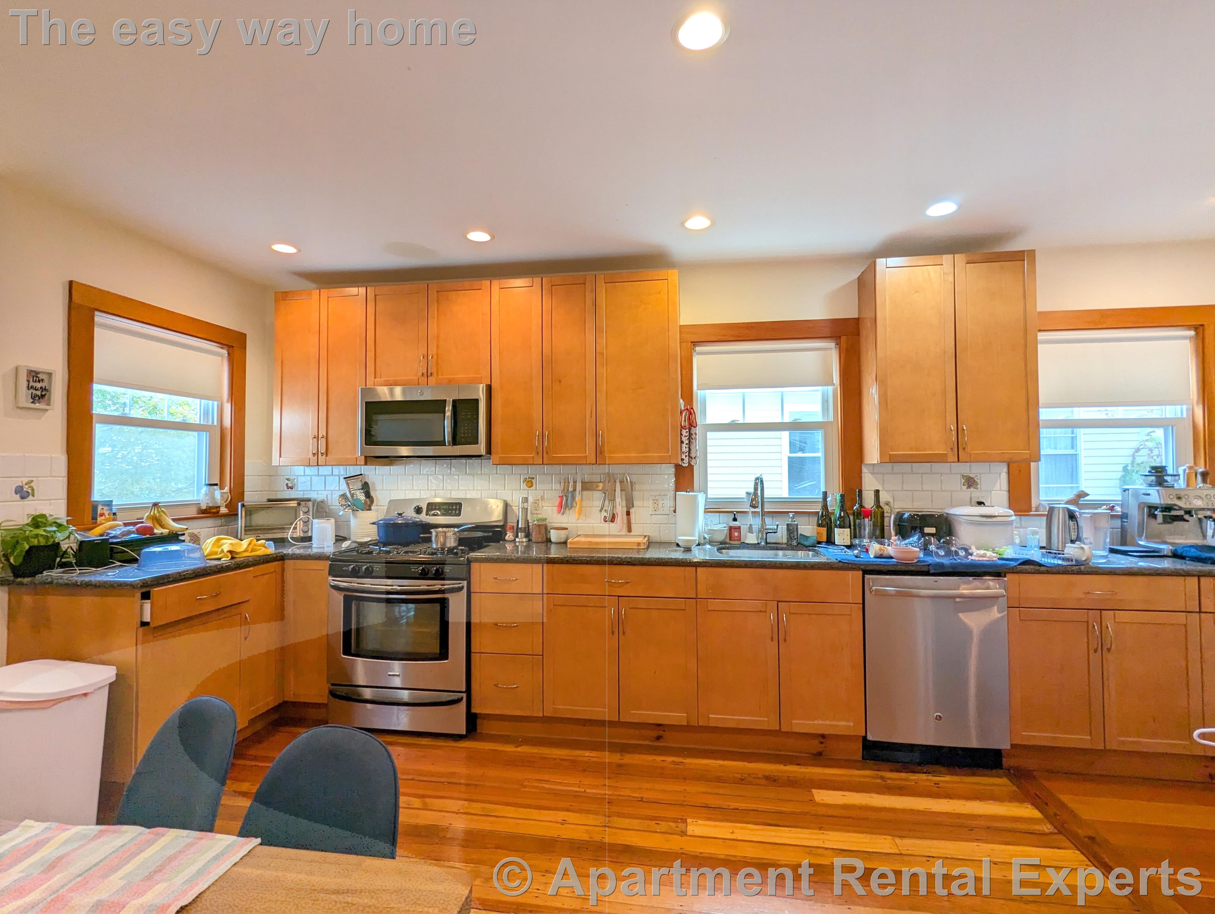 36 Orchard St, Tufts