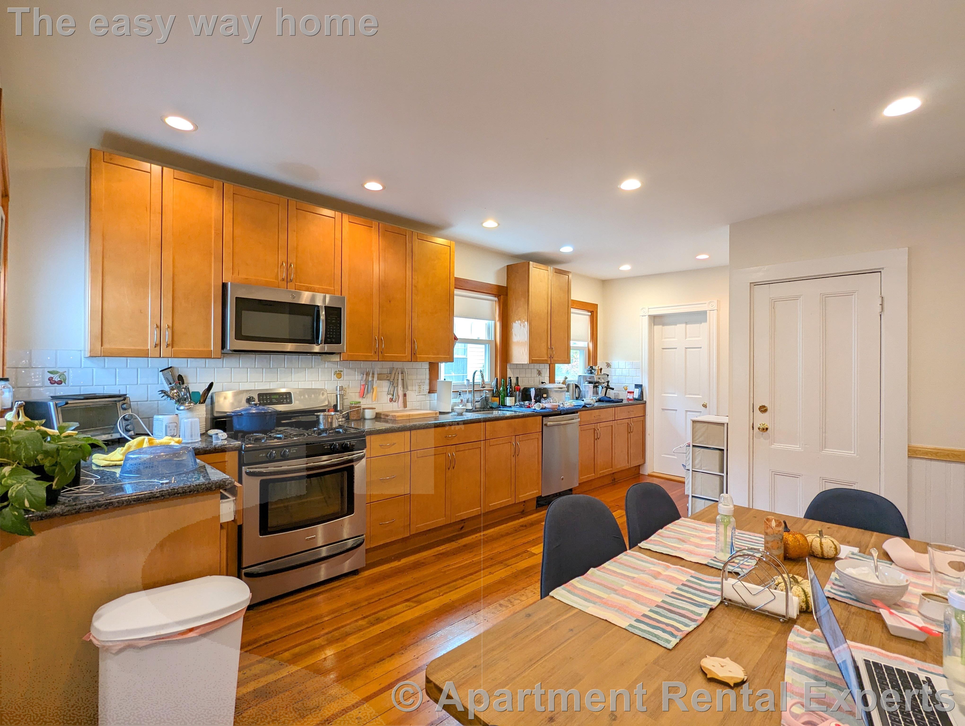 36 Orchard St, Tufts