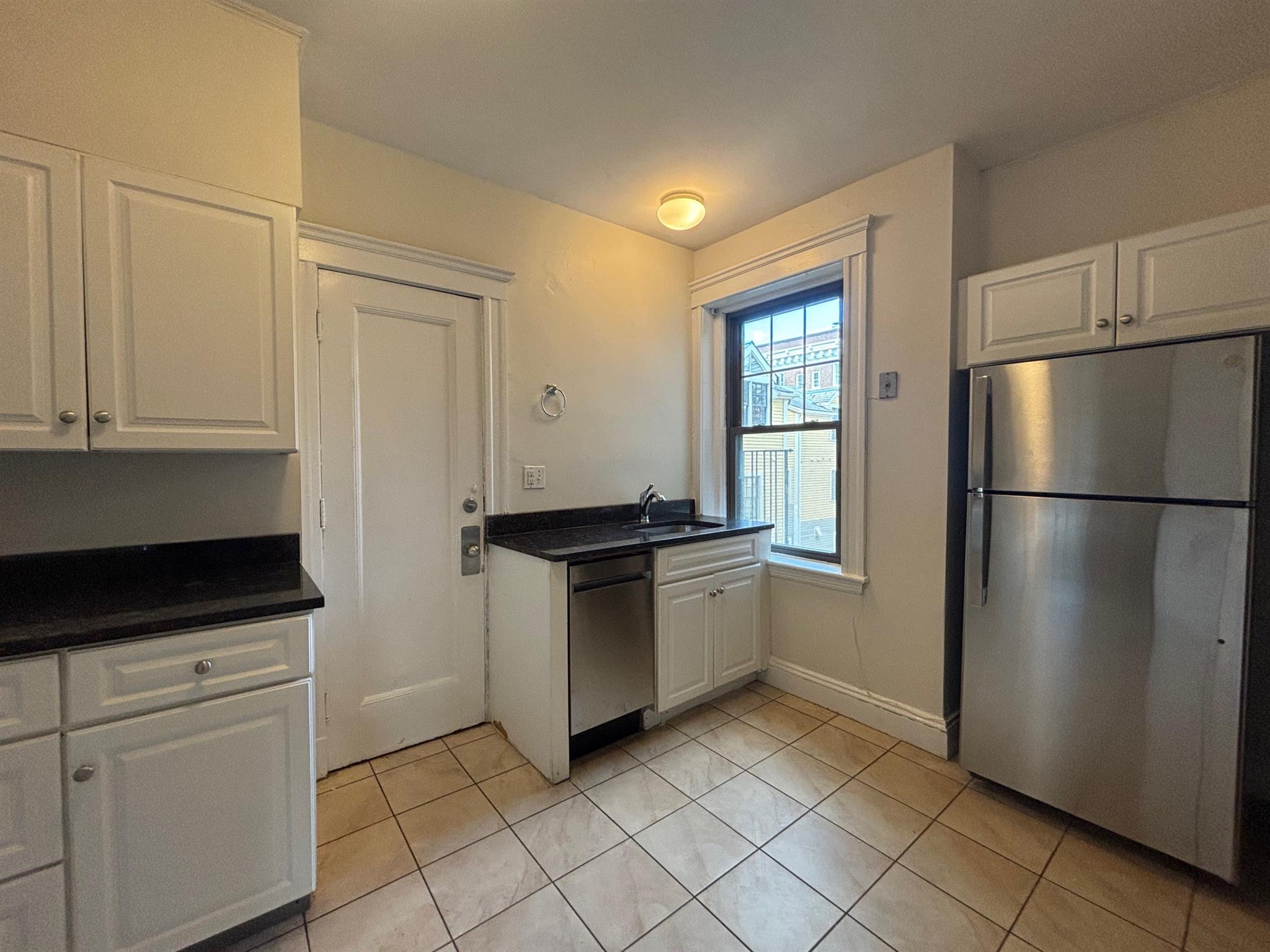 2 bed, 1 bath apartment for rent at 1558 Massachusetts Ave Unit 35, Harvard Square — photo 2 of 20