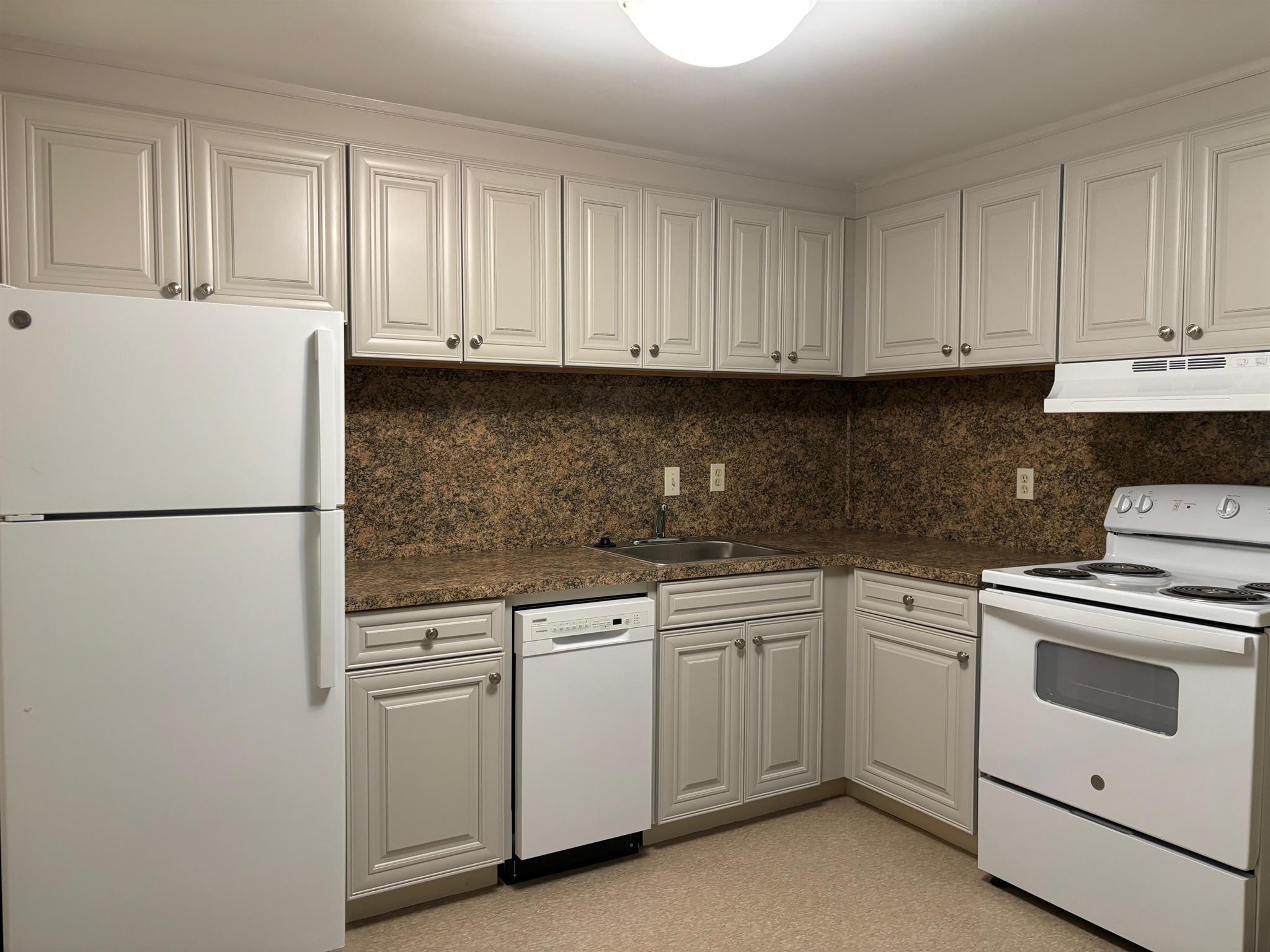 2 bed, 1 bath apartment for rent at 109 Oxford St, Arlington — photo 1 of 11