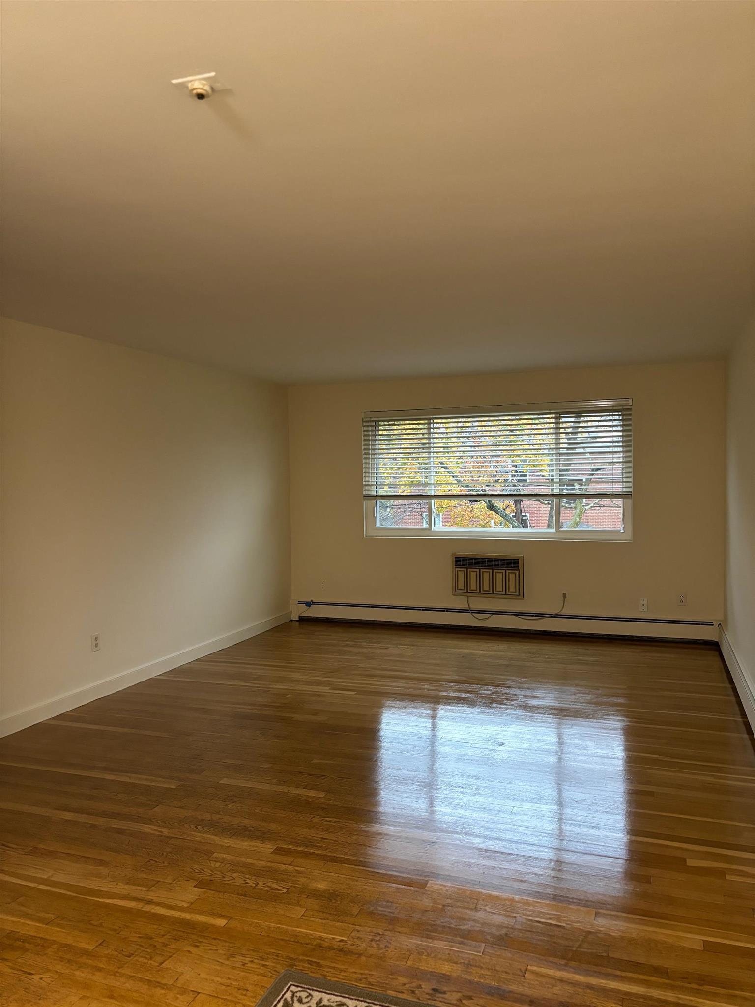 2 bed, 1 bath apartment for rent at 109 Oxford St, Arlington — photo 3 of 11