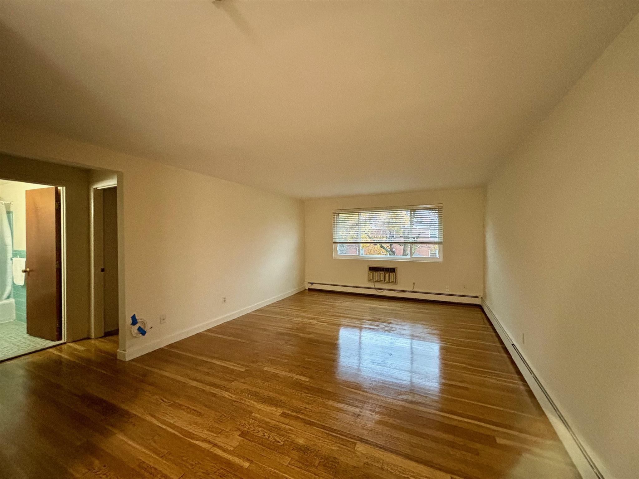 2 bed, 1 bath apartment for rent at 109 Oxford St, Arlington — photo 5 of 11
