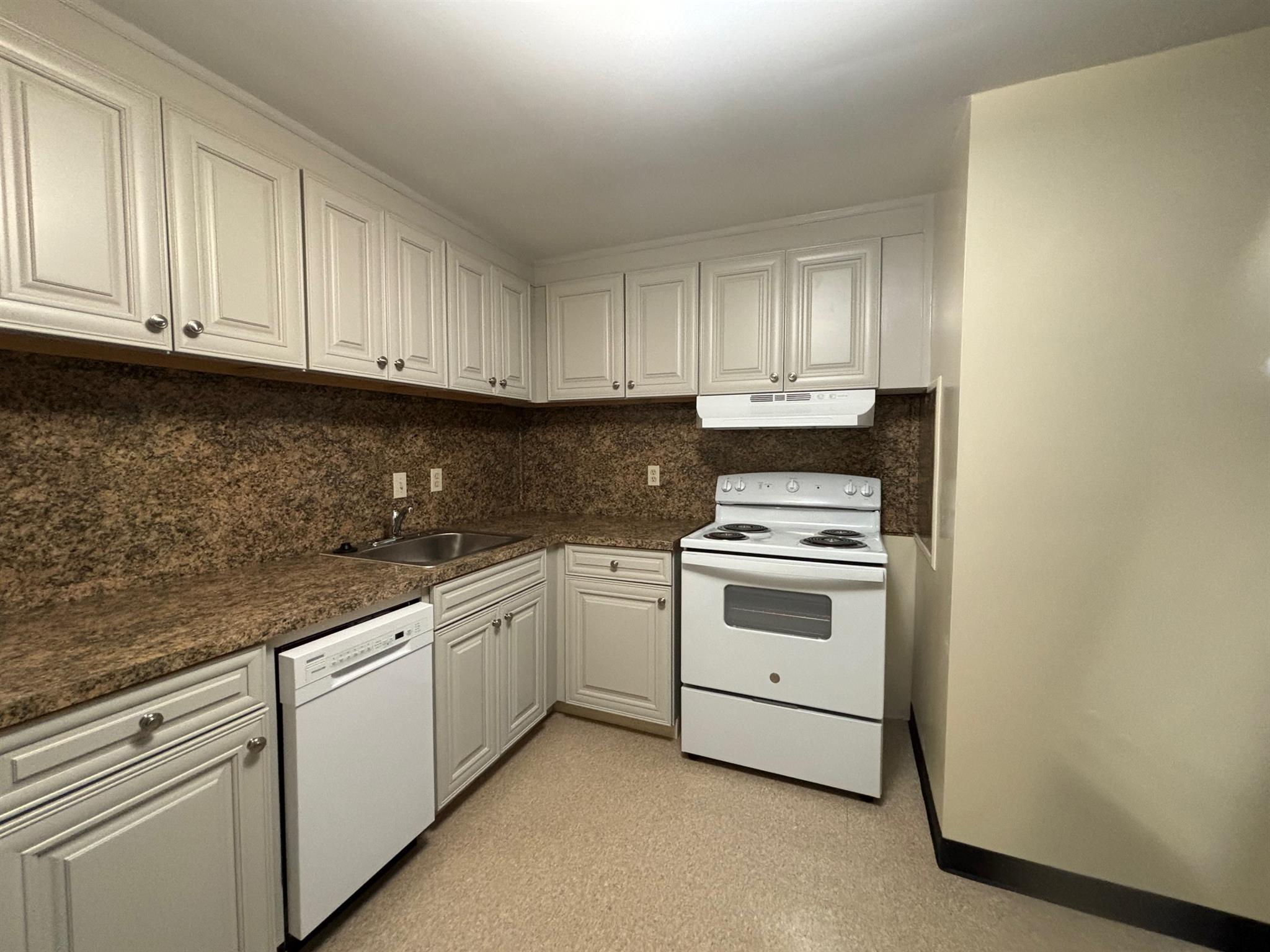 2 bed, 1 bath apartment for rent at 109 Oxford St, Arlington — photo 6 of 11