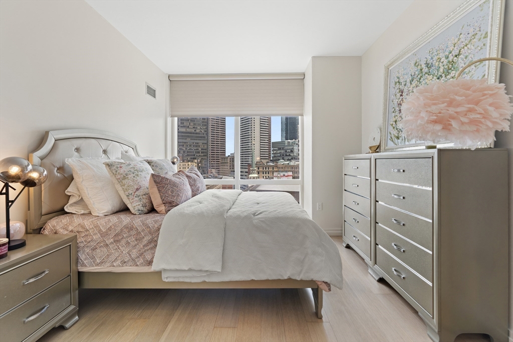 1 Franklin St, Midtown