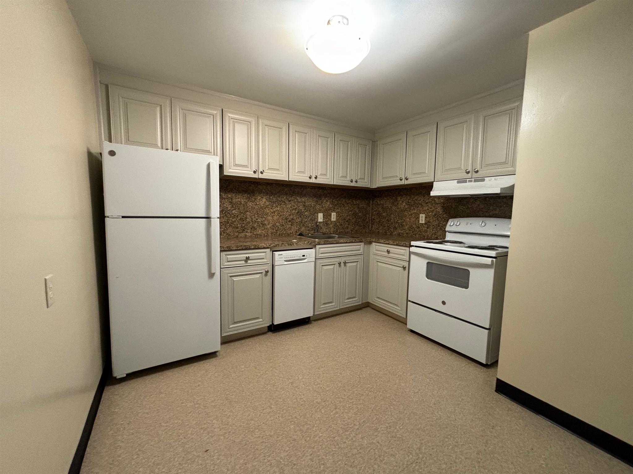 2 bed, 1 bath apartment for rent at 109 Oxford St, Arlington — photo 9 of 11