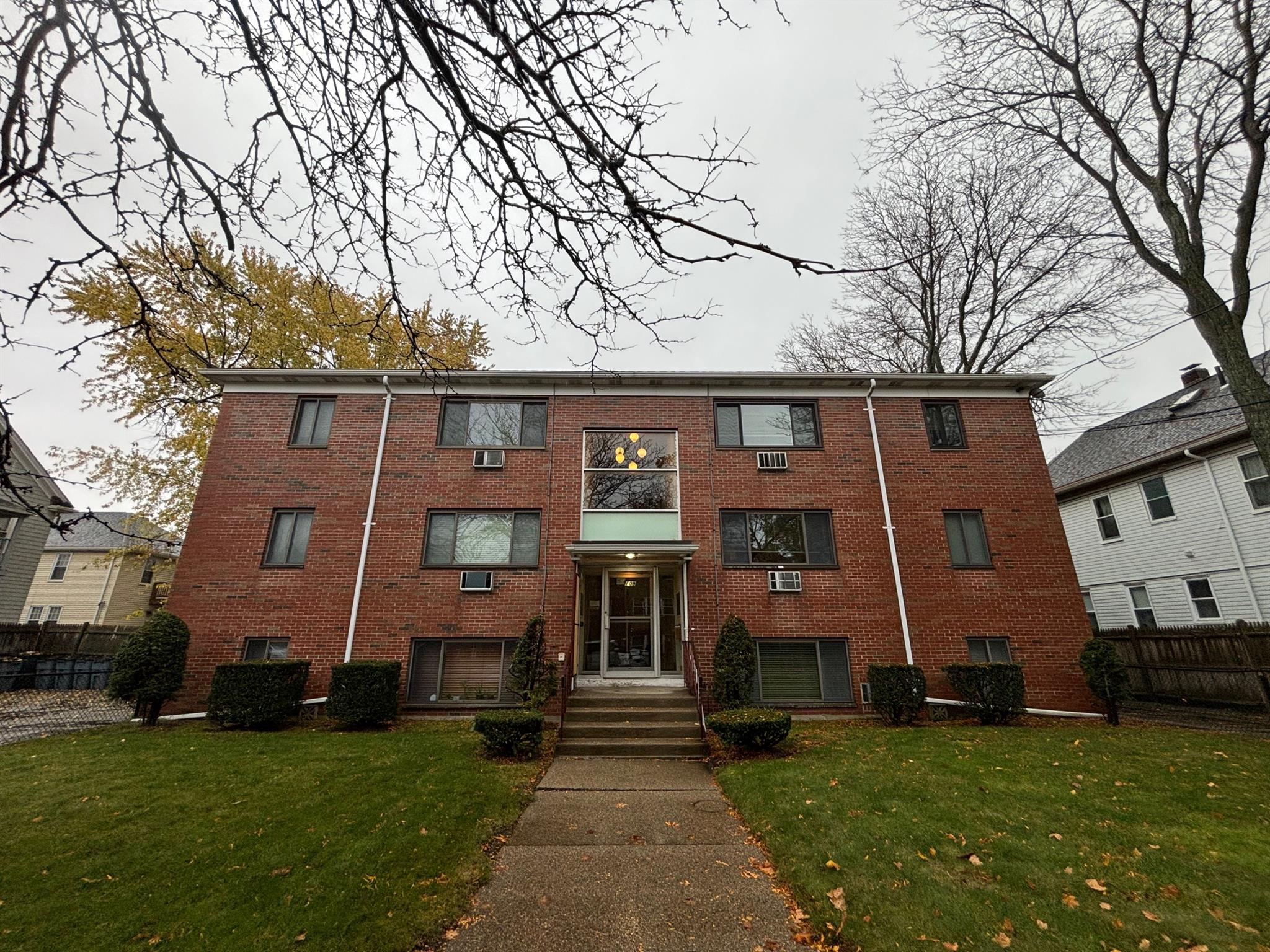 2 bed, 1 bath apartment for rent at 109 Oxford St, Arlington — photo 11 of 11