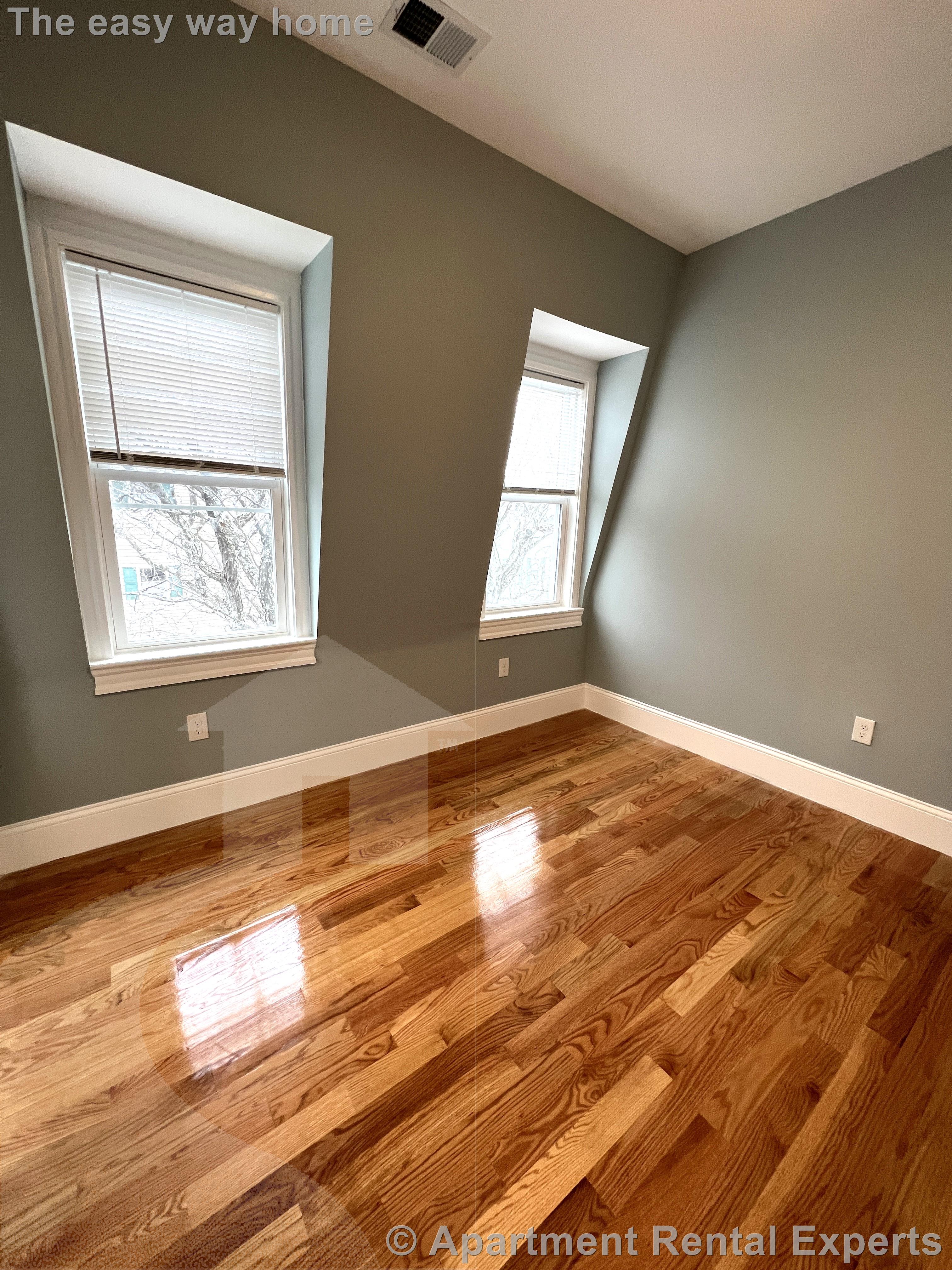 73 Pearl St, Sullivan Square