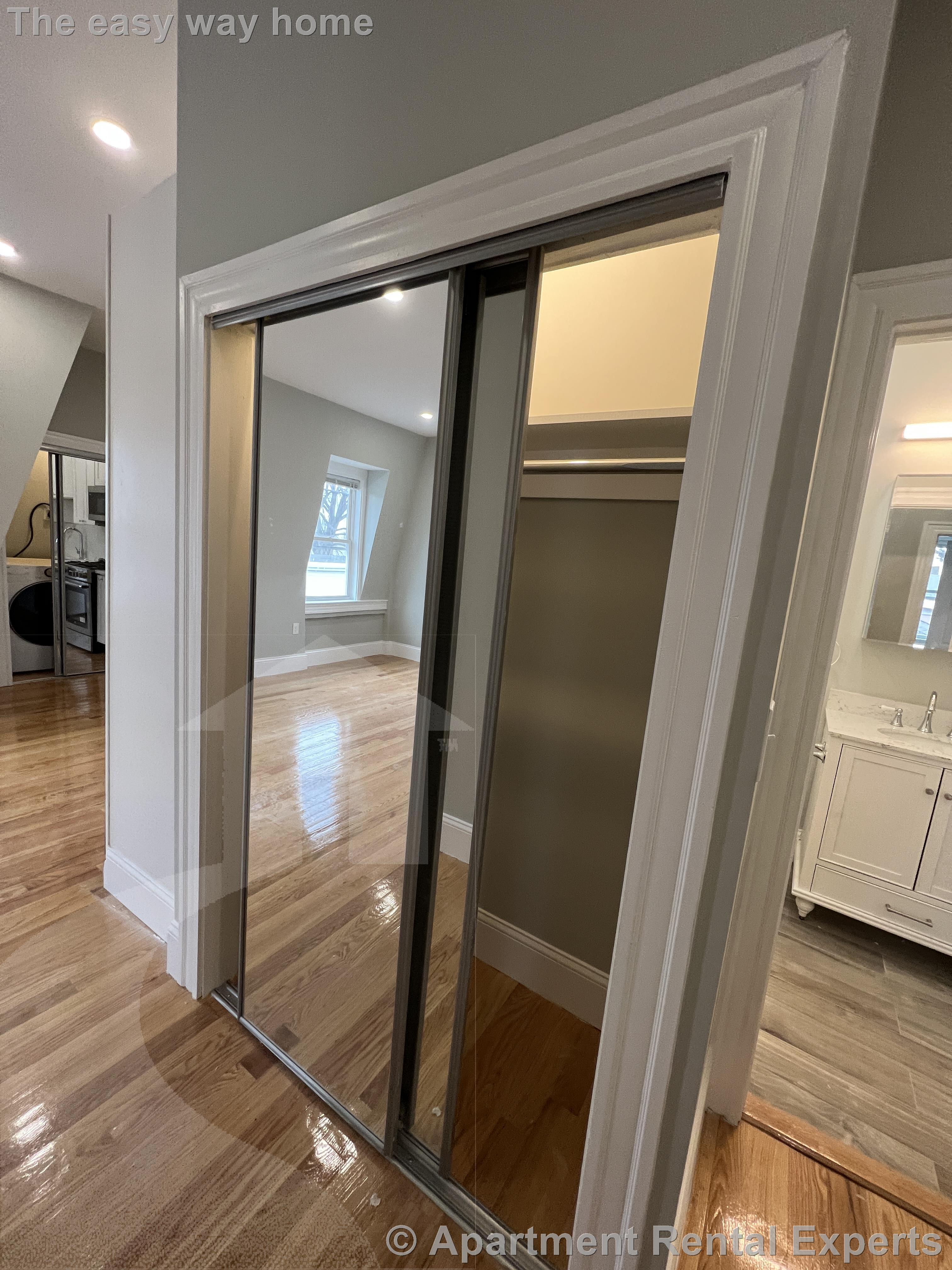 73 Pearl St, Sullivan Square