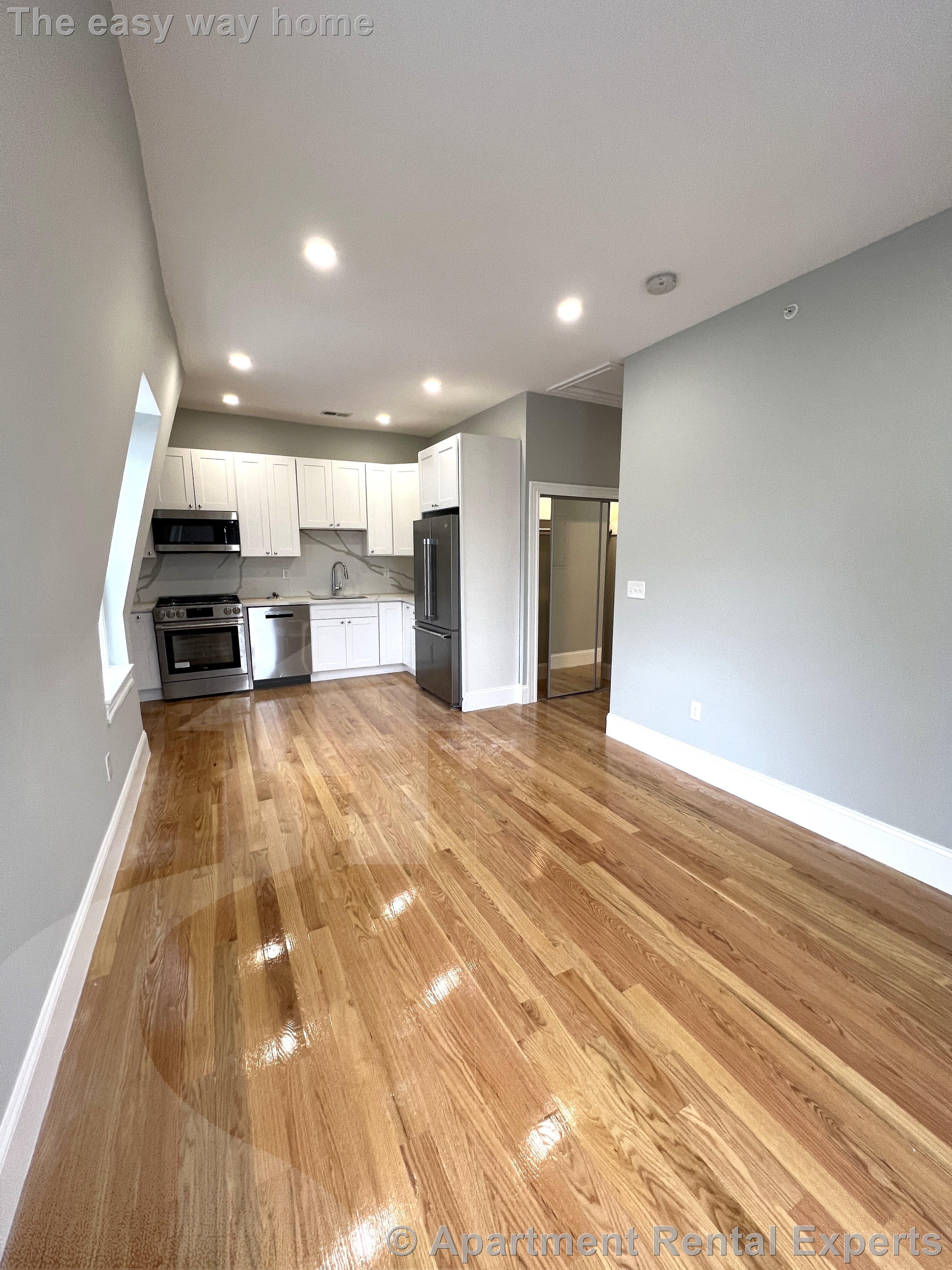 73 Pearl St, Sullivan Square
