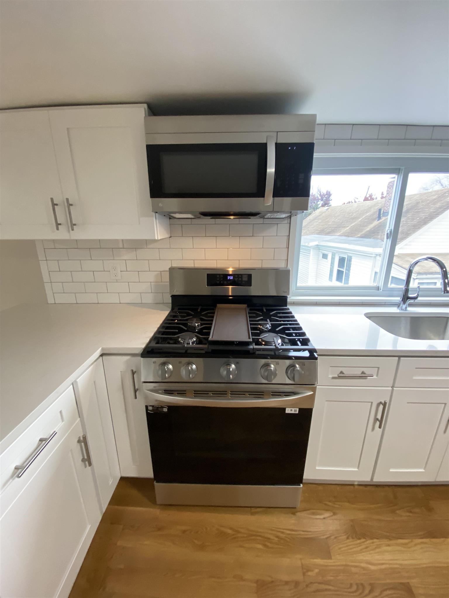 2 bed, 1 bath apartment for rent at 8 Fisk Ave Unit 3, Magoun Square — photo 3 of 13