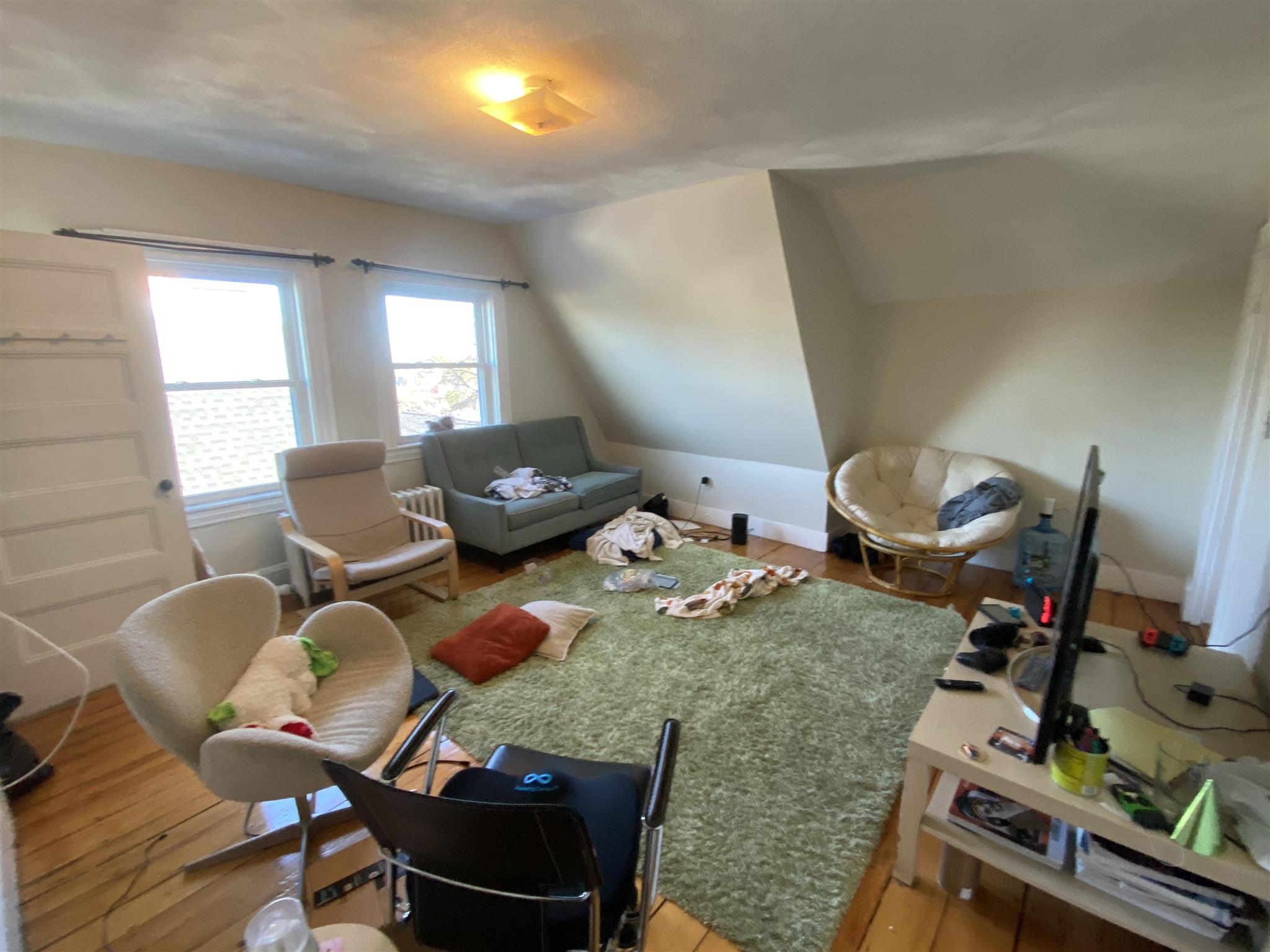 5 bed, 1 bath apartment for rent at 14.5 Fairmount St Unit 1, Tufts University — photo 9 of 10