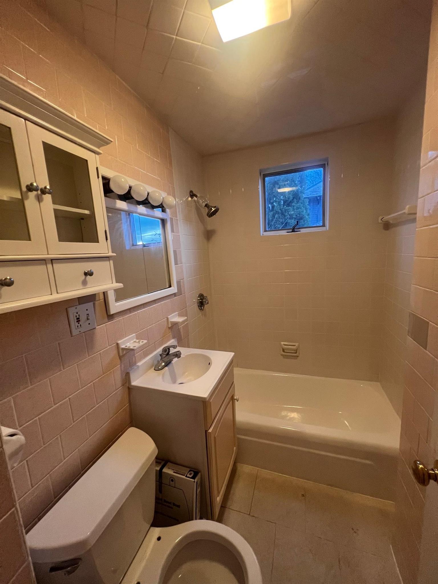2 bed, 1 bath apartment for rent at 110 West Quincy St Unit 1, Teele Square — photo 11 of 14