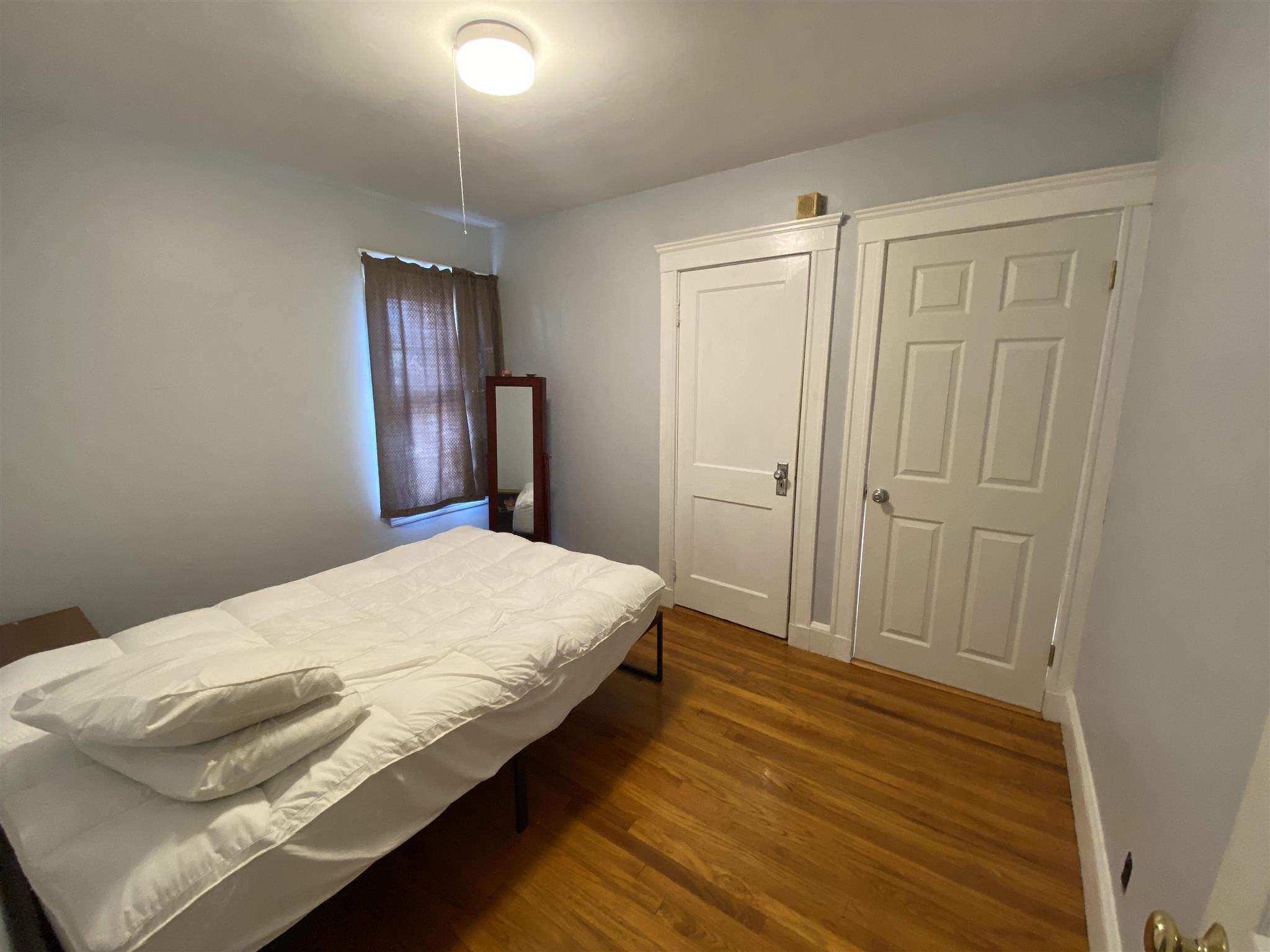 3 bed, 1 bath apartment for rent at 2 Goldsmith Ave Unit 1, Tufts University — photo 3 of 17
