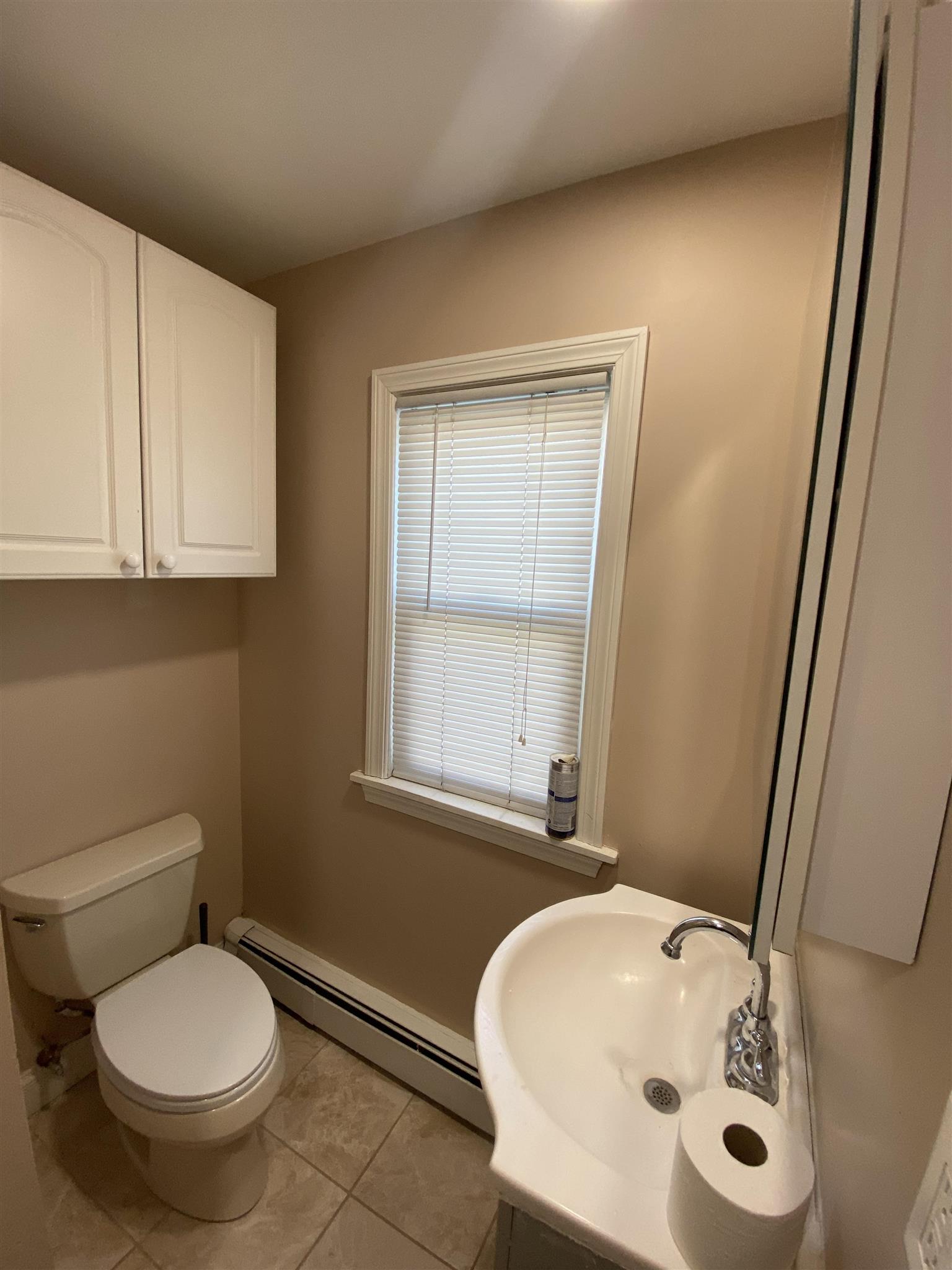 3 bed, 1 bath apartment for rent at 2 Goldsmith Ave Unit 1, Tufts University — photo 5 of 17