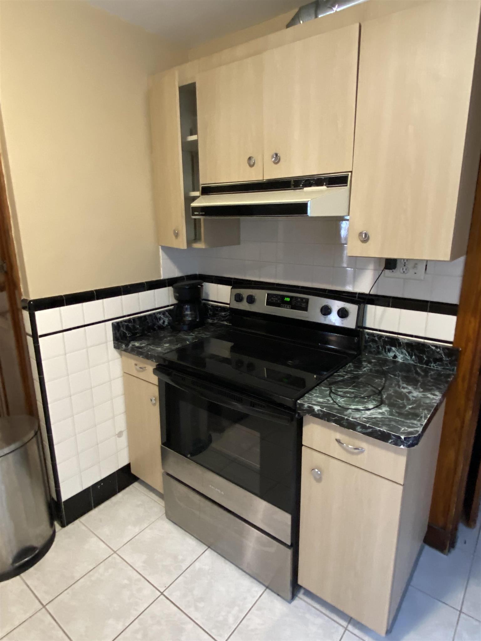 3 bed, 1 bath apartment for rent at 2 Goldsmith Ave Unit 1, Tufts University — photo 13 of 17
