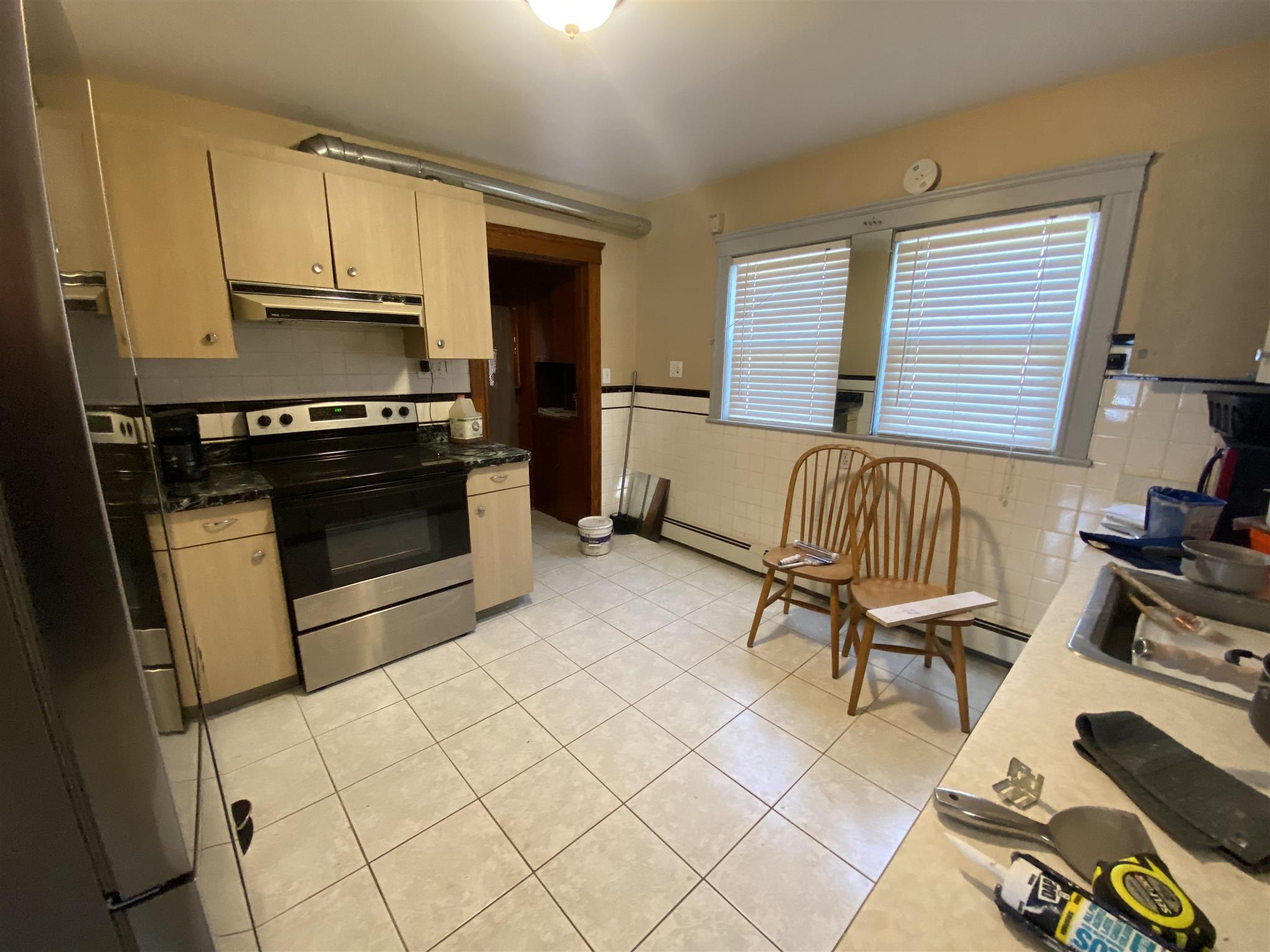 3 bed, 1 bath apartment for rent at 2 Goldsmith Ave Unit 1, Tufts University — photo 15 of 17