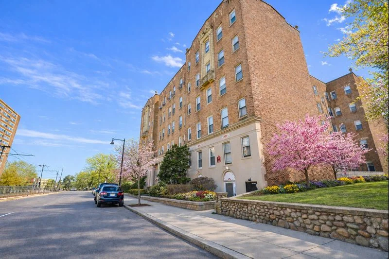 1940 Commonwealth Ave, Brighton