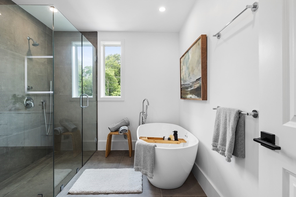 264 Lagrange St, Chestnut Hill