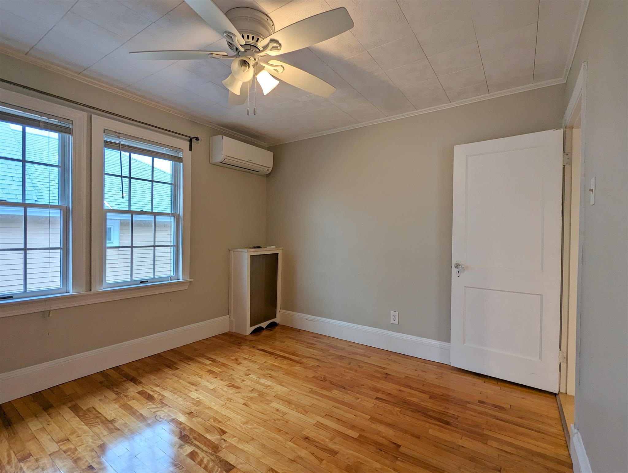 2.5 bed, 1 bath apartment for rent at 73 Woods Ave Unit 2, Teele Square — photo 12 of 25