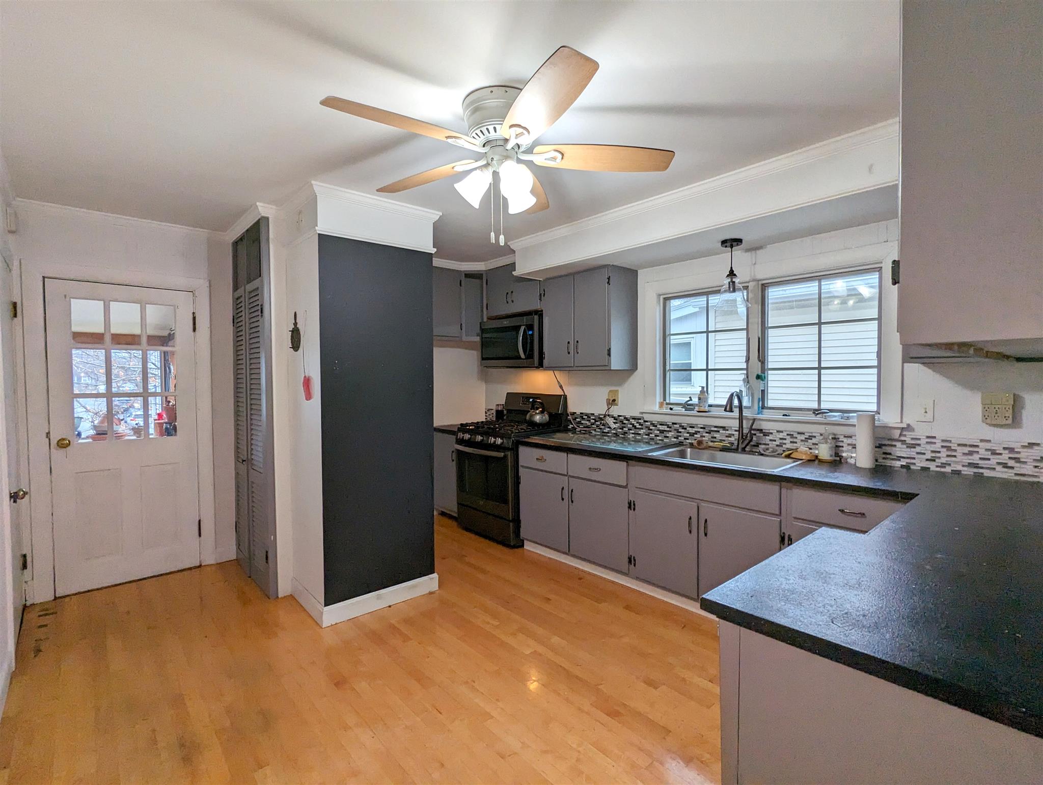 2.5 bed, 1 bath apartment for rent at 73 Woods Ave Unit 2, Teele Square — photo 1 of 25