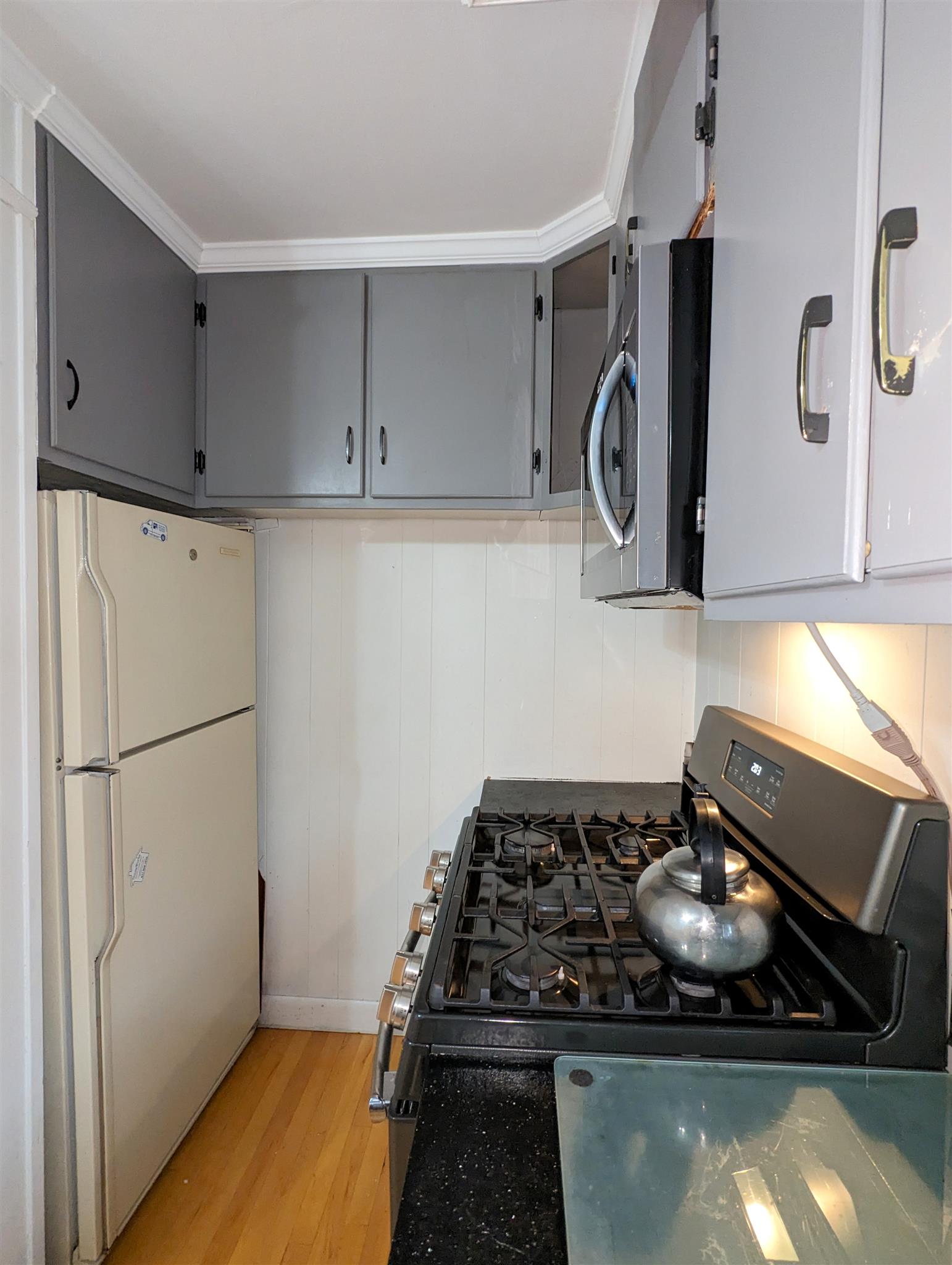 2.5 bed, 1 bath apartment for rent at 73 Woods Ave Unit 2, Teele Square — photo 2 of 25
