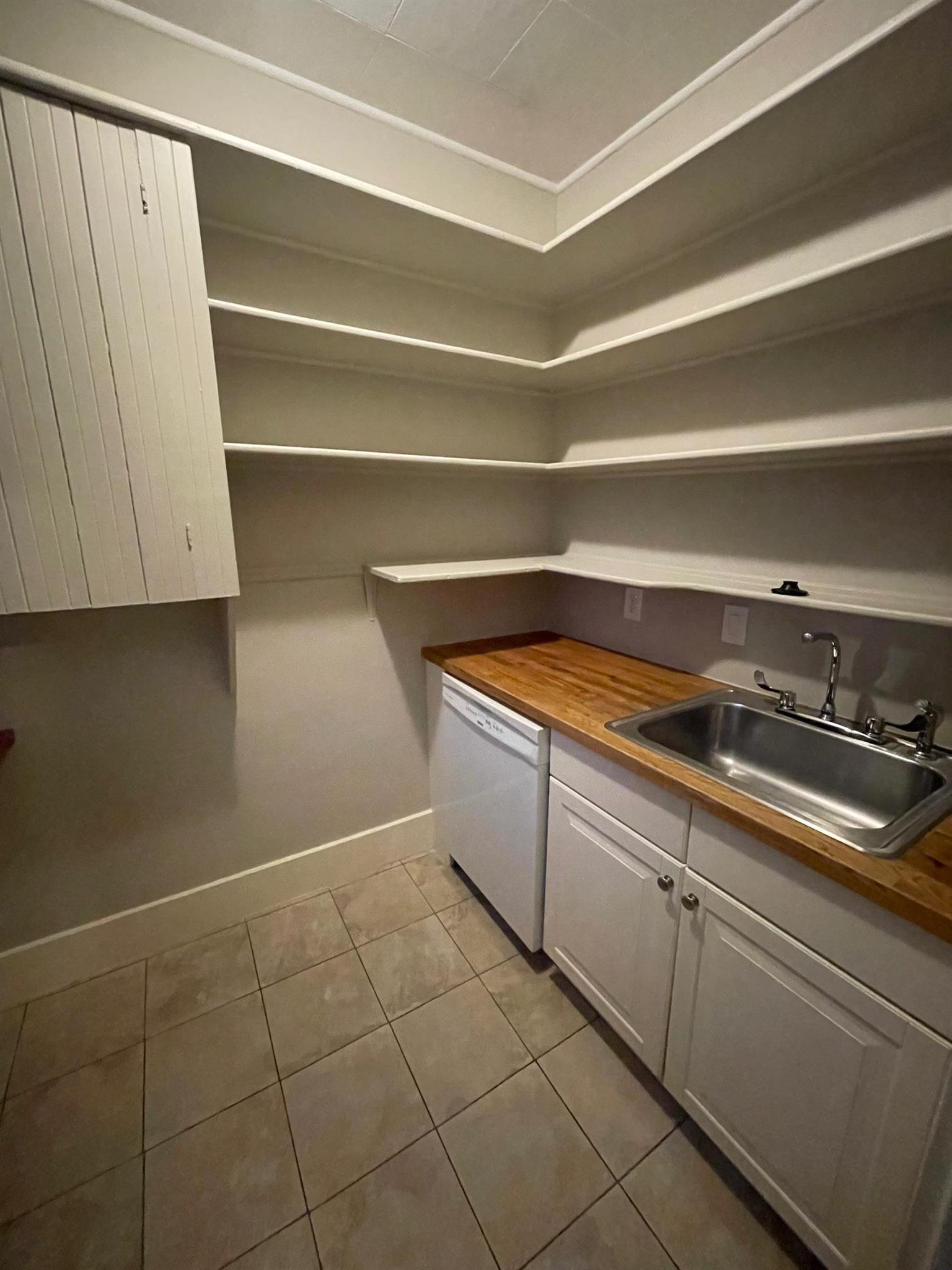 2 bed, 1 bath apartment for rent at 8 Charnwood, Davis Square — photo 10 of 12