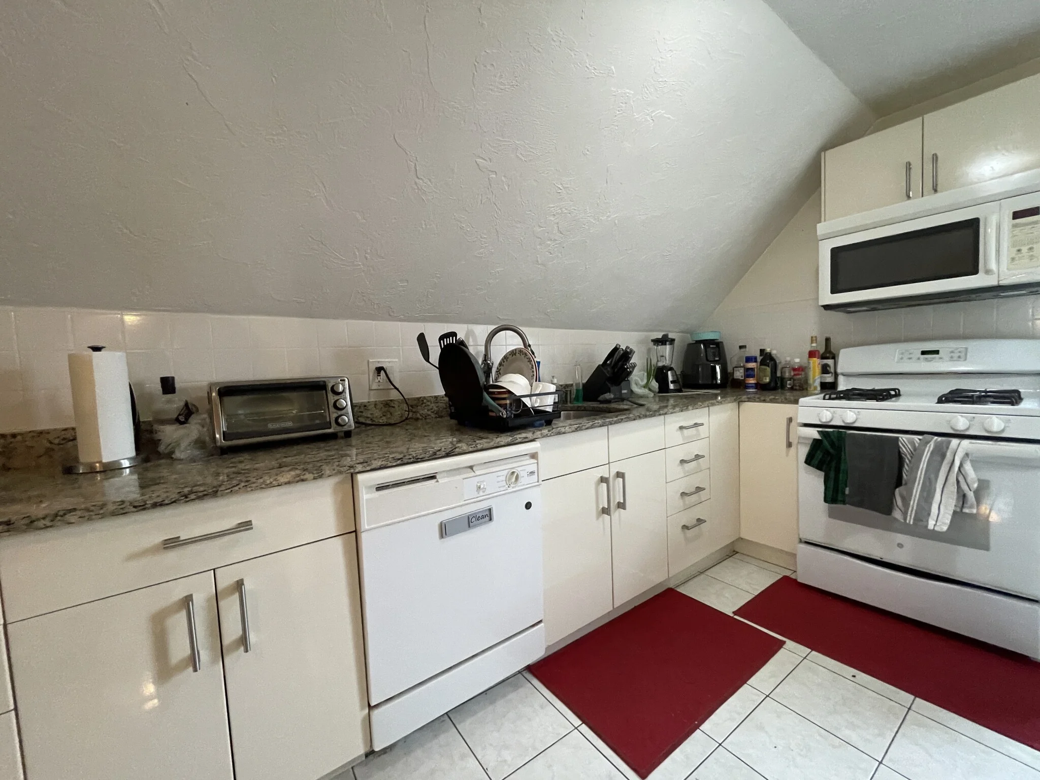 65 Fairbanks St, Oak Square