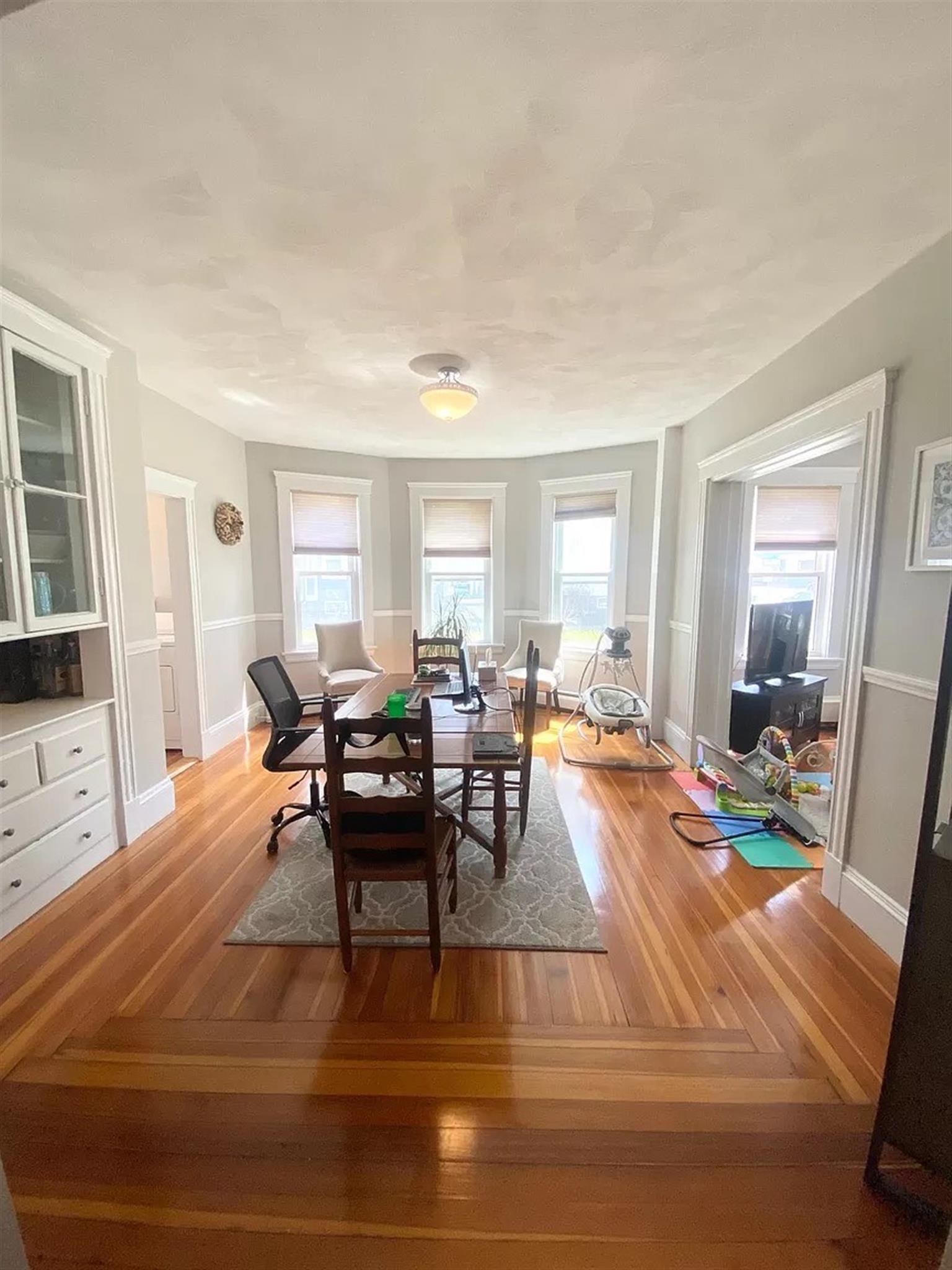 3 bed, 1 bath apartment for rent at 92 Medford St Unit 1, Magoun Square — photo 1 of 8