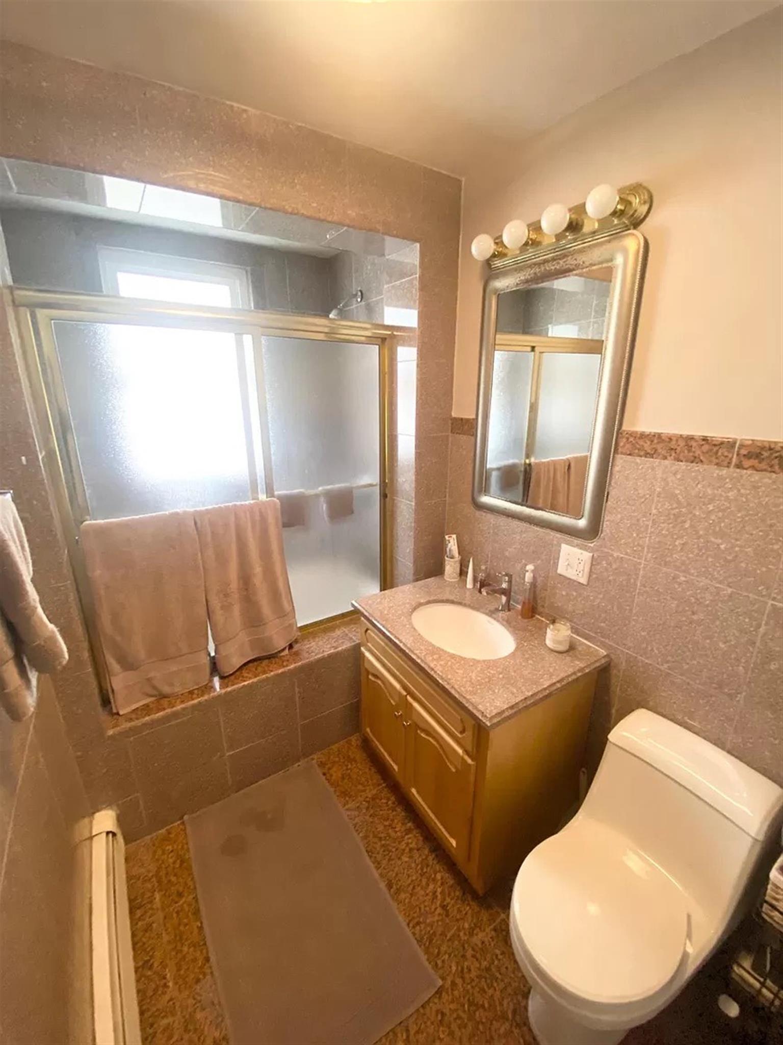 3 bed, 1 bath apartment for rent at 92 Medford St Unit 1, Magoun Square — photo 5 of 8