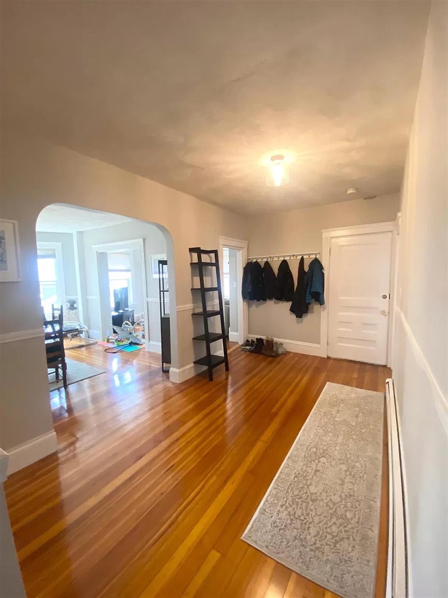 3 bed, 1 bath apartment for rent at 92 Medford St Unit 1, Magoun Square — photo 8 of 8