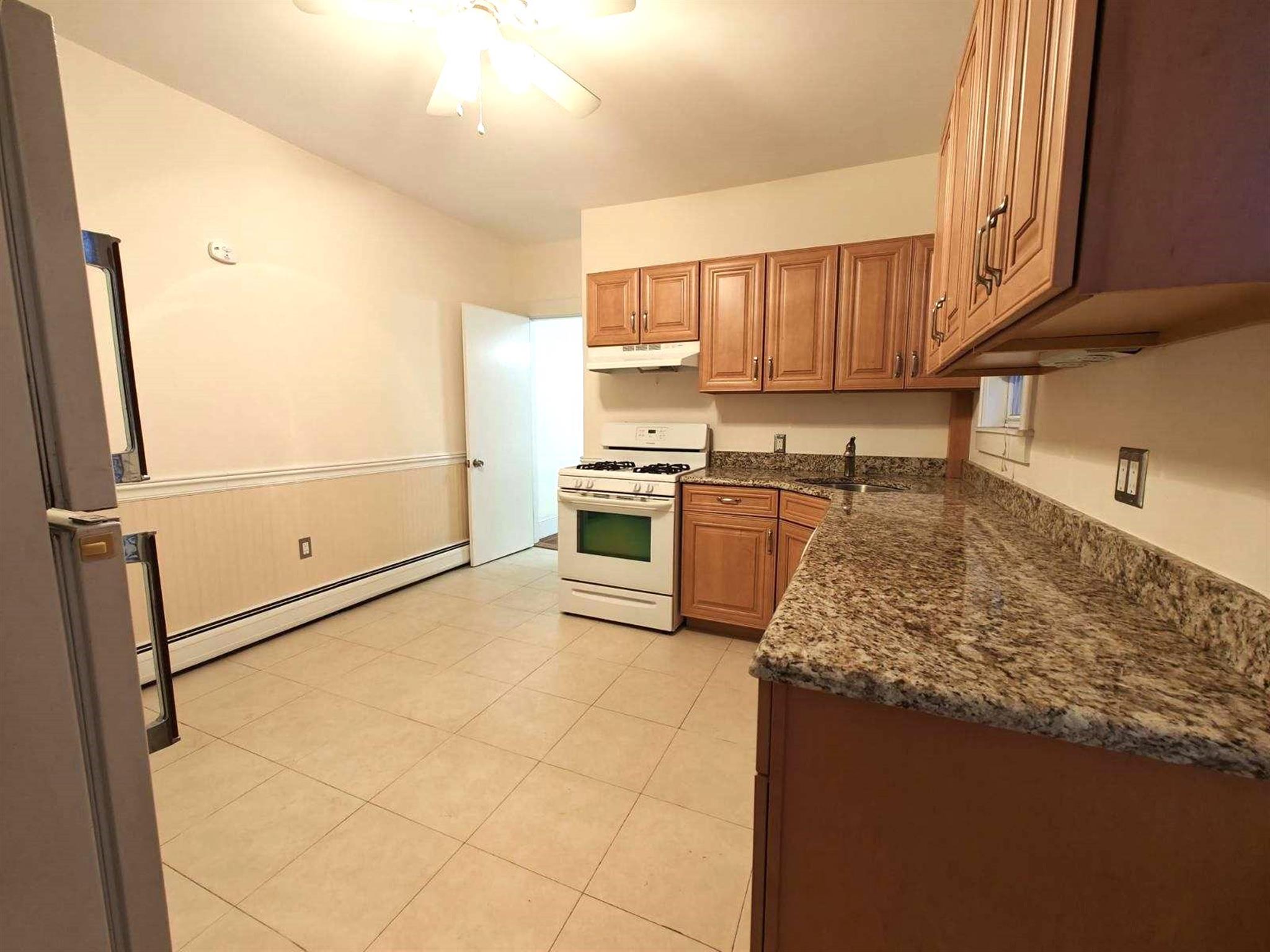 3 bed, 1 bath apartment for rent at 306 Spring St Extension Unit 1, Tufts University — photo 1 of 3