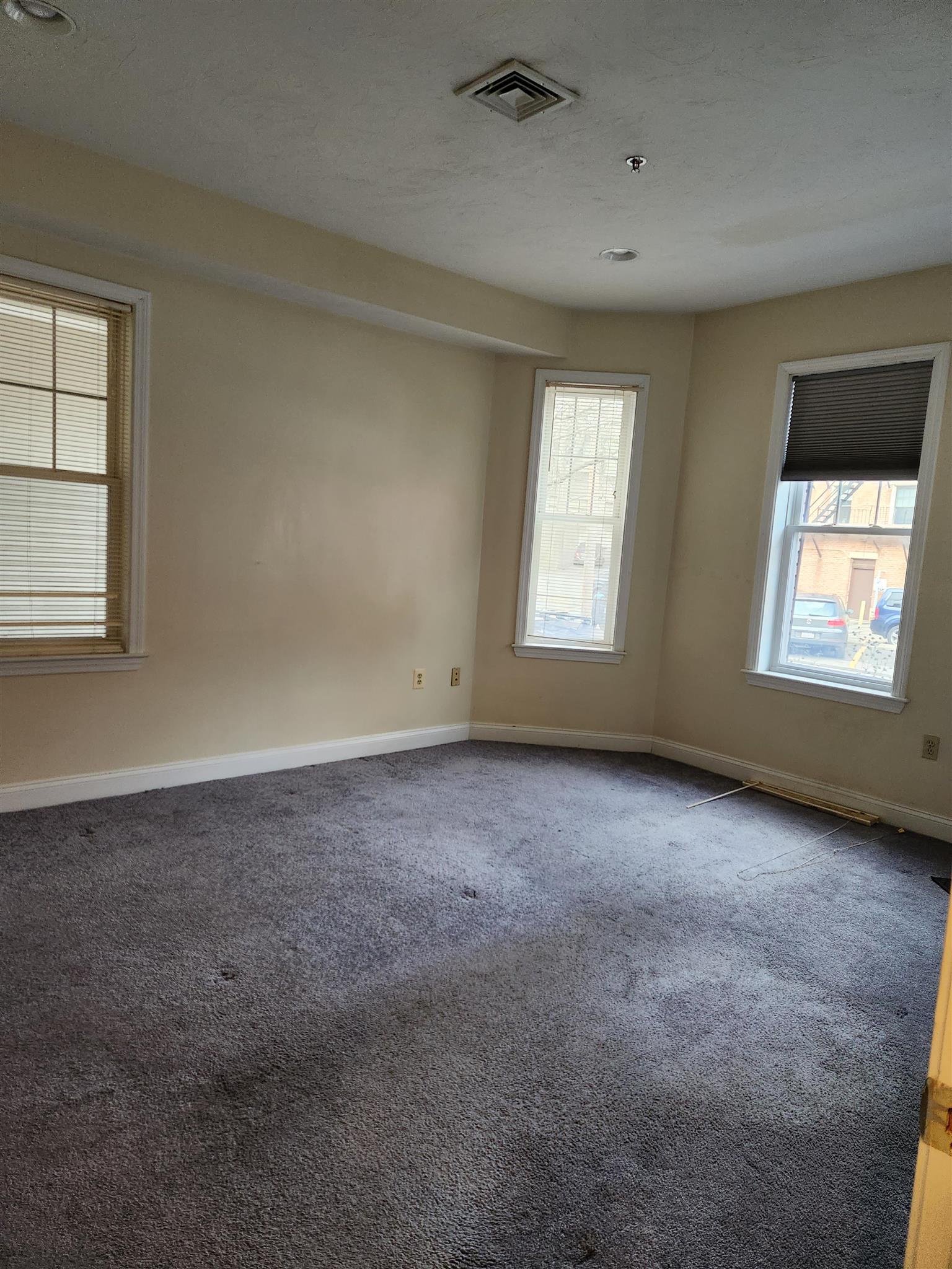 1 bed, 1 bath apartment for rent at 460 Green St, Central Square — photo 11 of 12