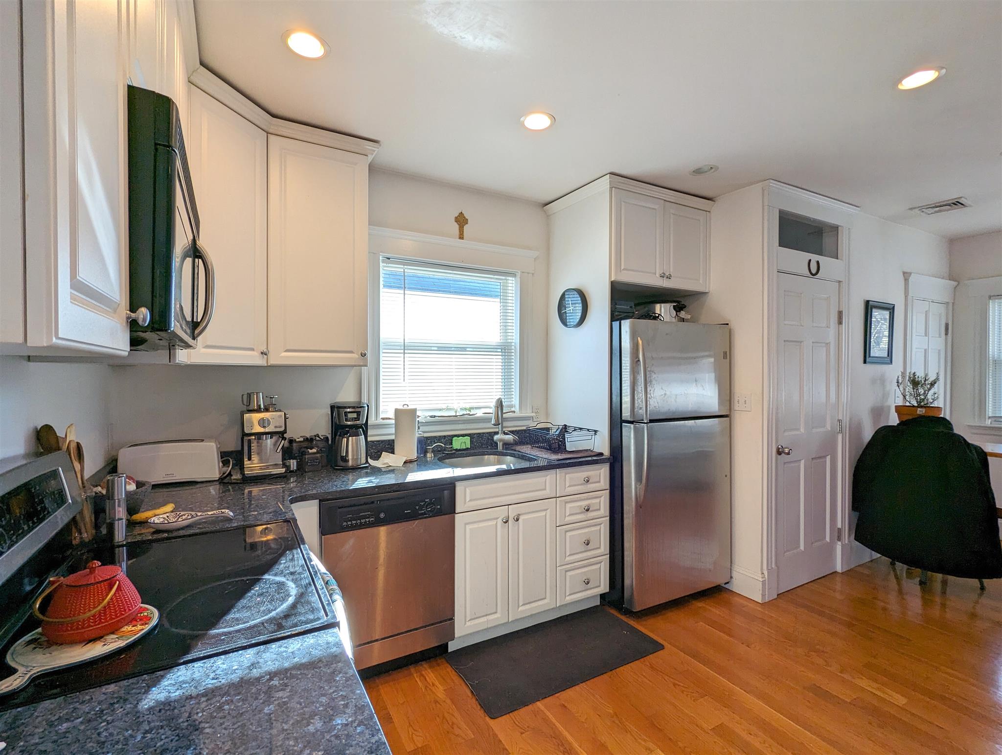 2 bed, 1 bath apartment for rent at 601 Boston Ave Unit 2, Magoun Square — photo 13 of 17