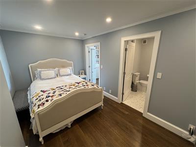 85 East India Row, Downtown