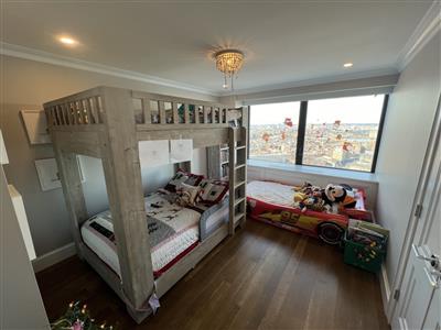 85 East India Row, Downtown