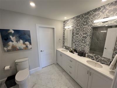 85 East India Row, Downtown