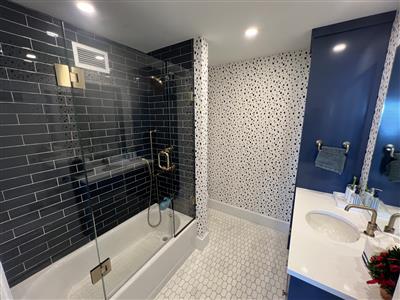 85 East India Row, Downtown