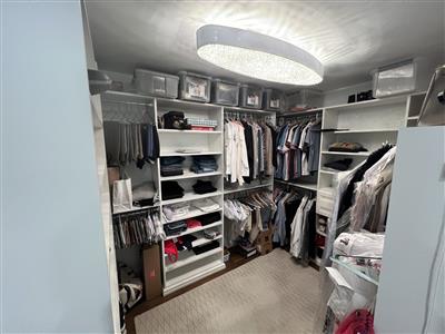 85 East India Row, Downtown