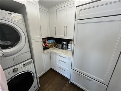 85 East India Row, Downtown