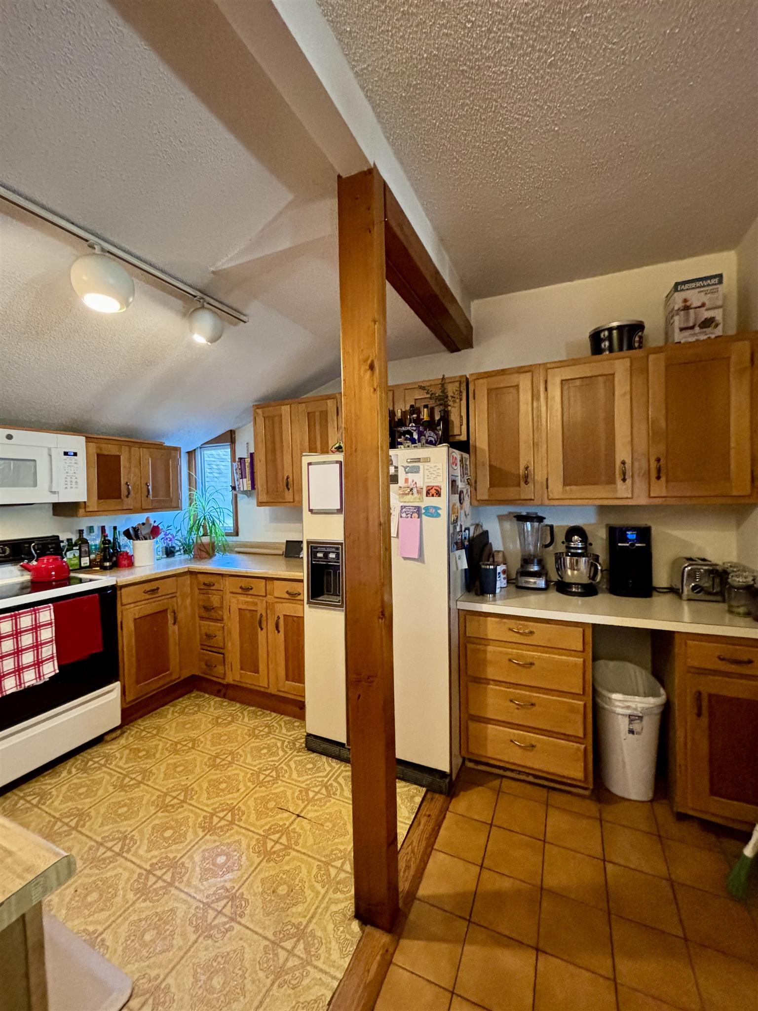 2 bed, 1 bath apartment for rent at 136 Lowell St Unit 3, Davis Square — photo 3 of 15